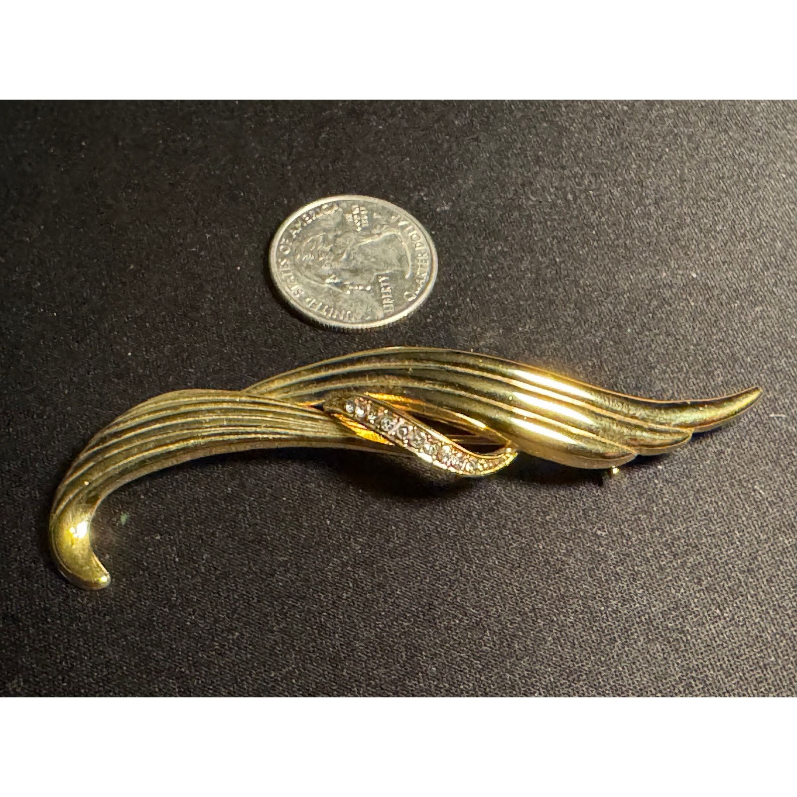 Other Vintage Gold Tone Swoosh Bar Brooch with Rhinestones Size ONE SIZE - 3 Thumbnail