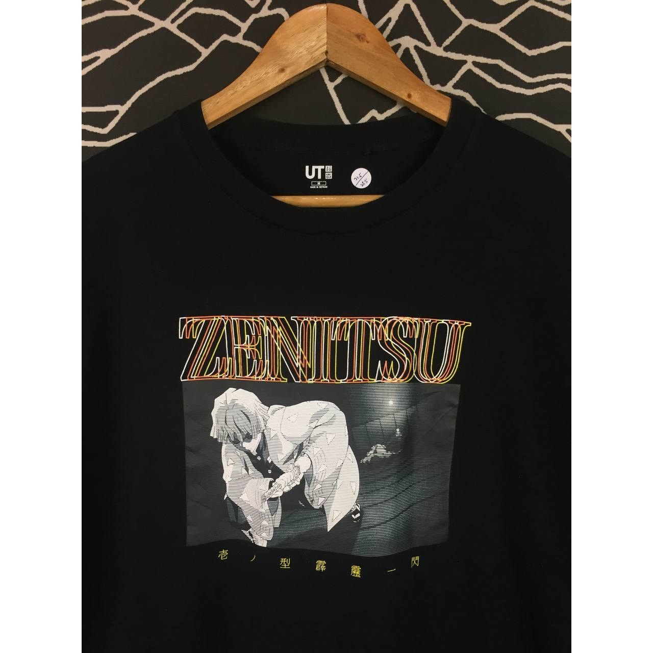 Anime Uniqlo X Demon Slayer Kimetsu no Yaiba Zenitsu Agatsuma Tee Size US M / EU 48-50 / 2 - 3 Thumbnail