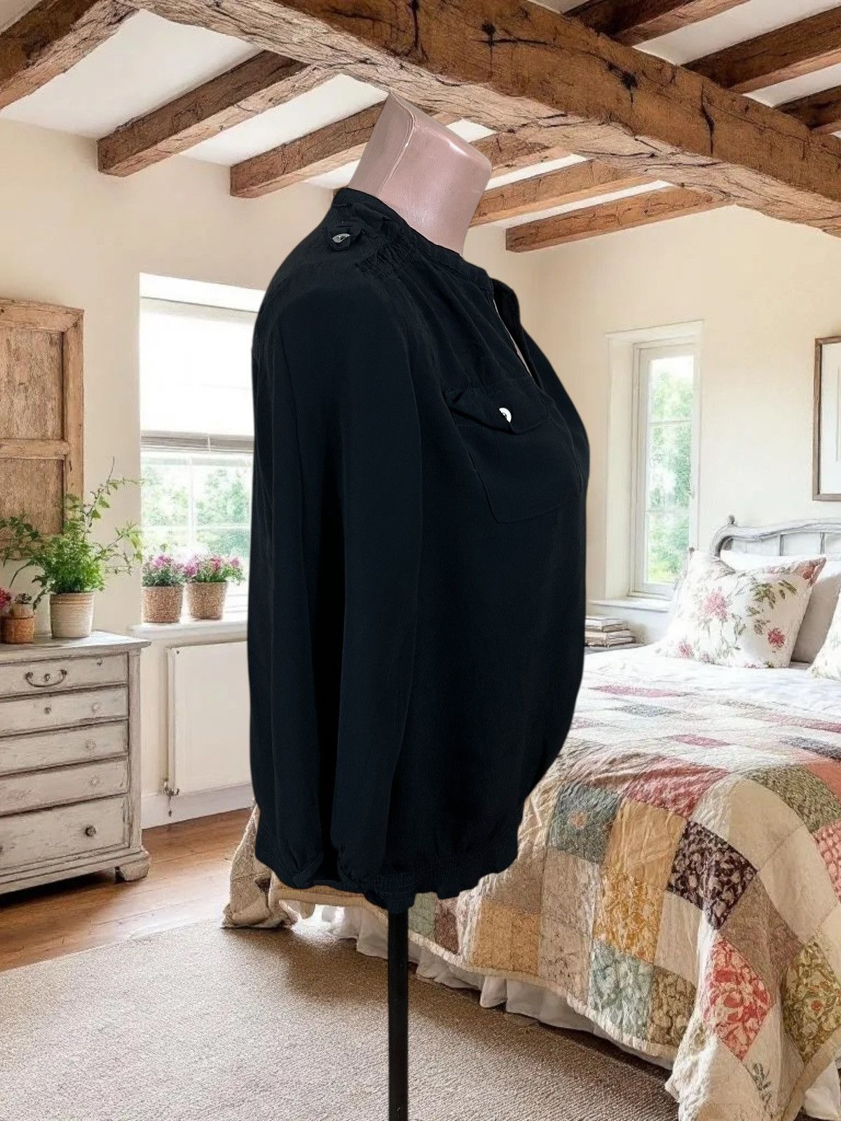 Guess Guess black blouse size S 100% Rayon Size S / US 4 / IT 40 - 2 Thumbnail