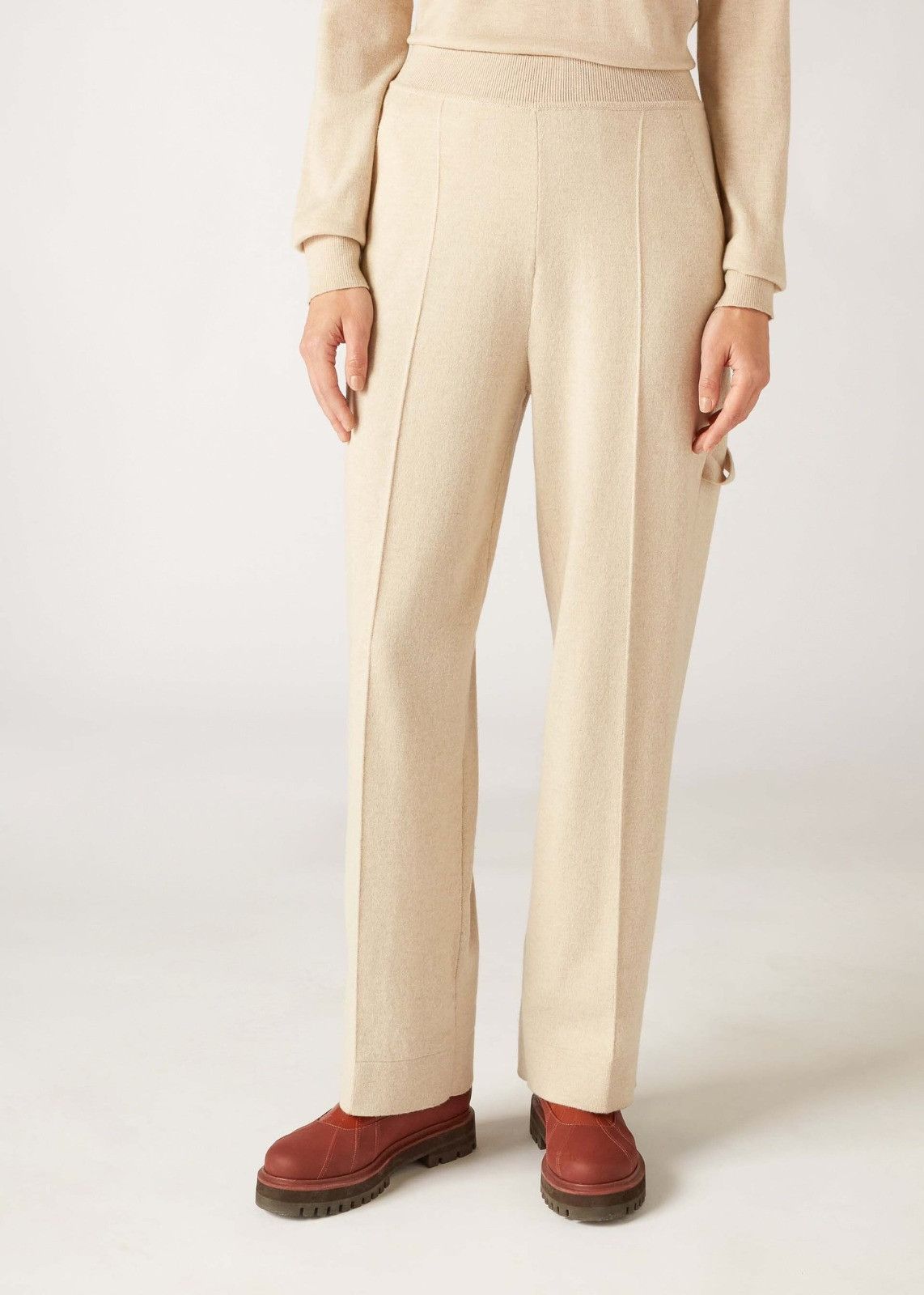 o1srvl11e1224 Plain Knit Cashmere Trouser in Beige