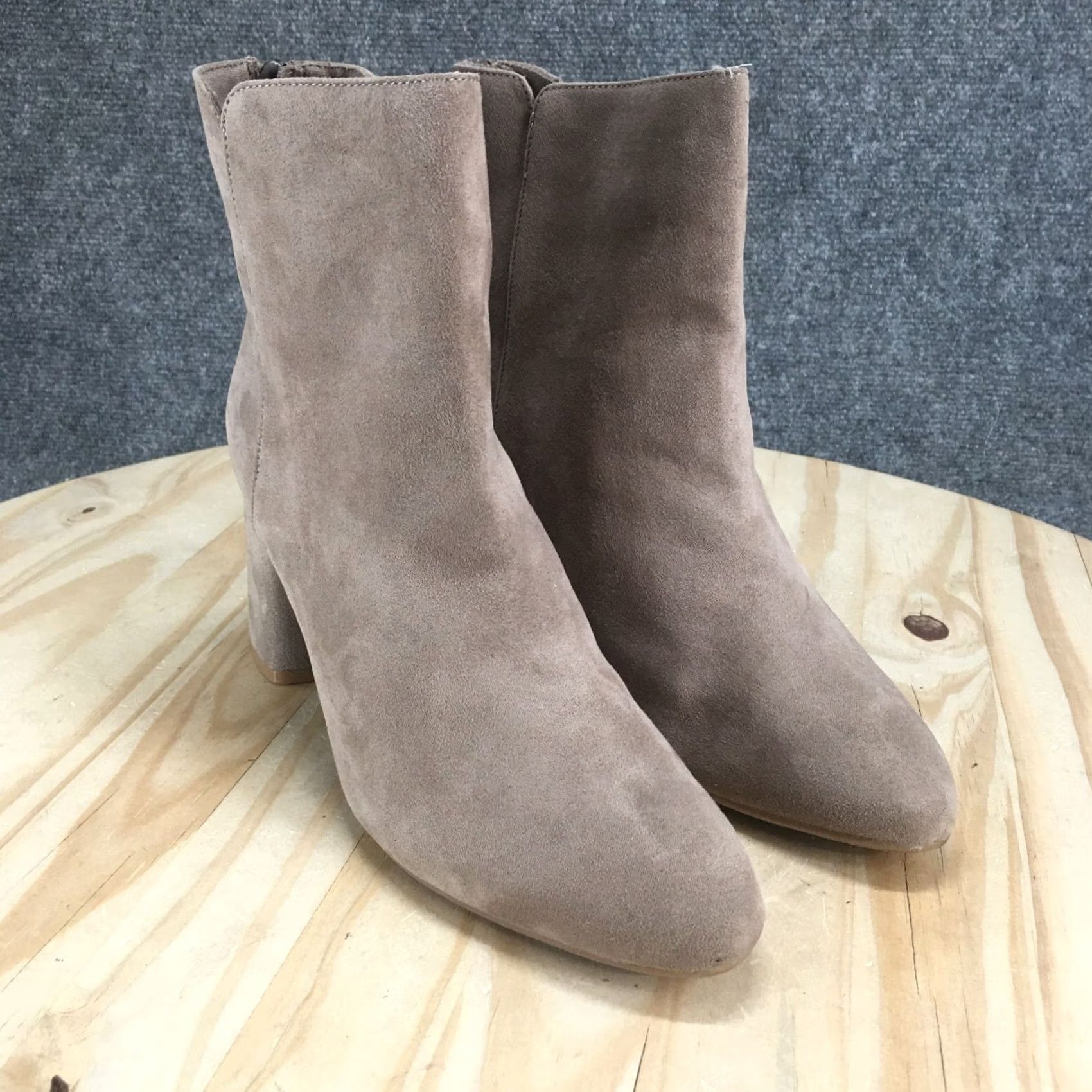 Old Navy Old Navy Boots Womens 9 Ankle Bootie Beige Casual Almond Toe Block Heels Comfort Shoes Size US 9 / IT 39 - 3 Thumbnail