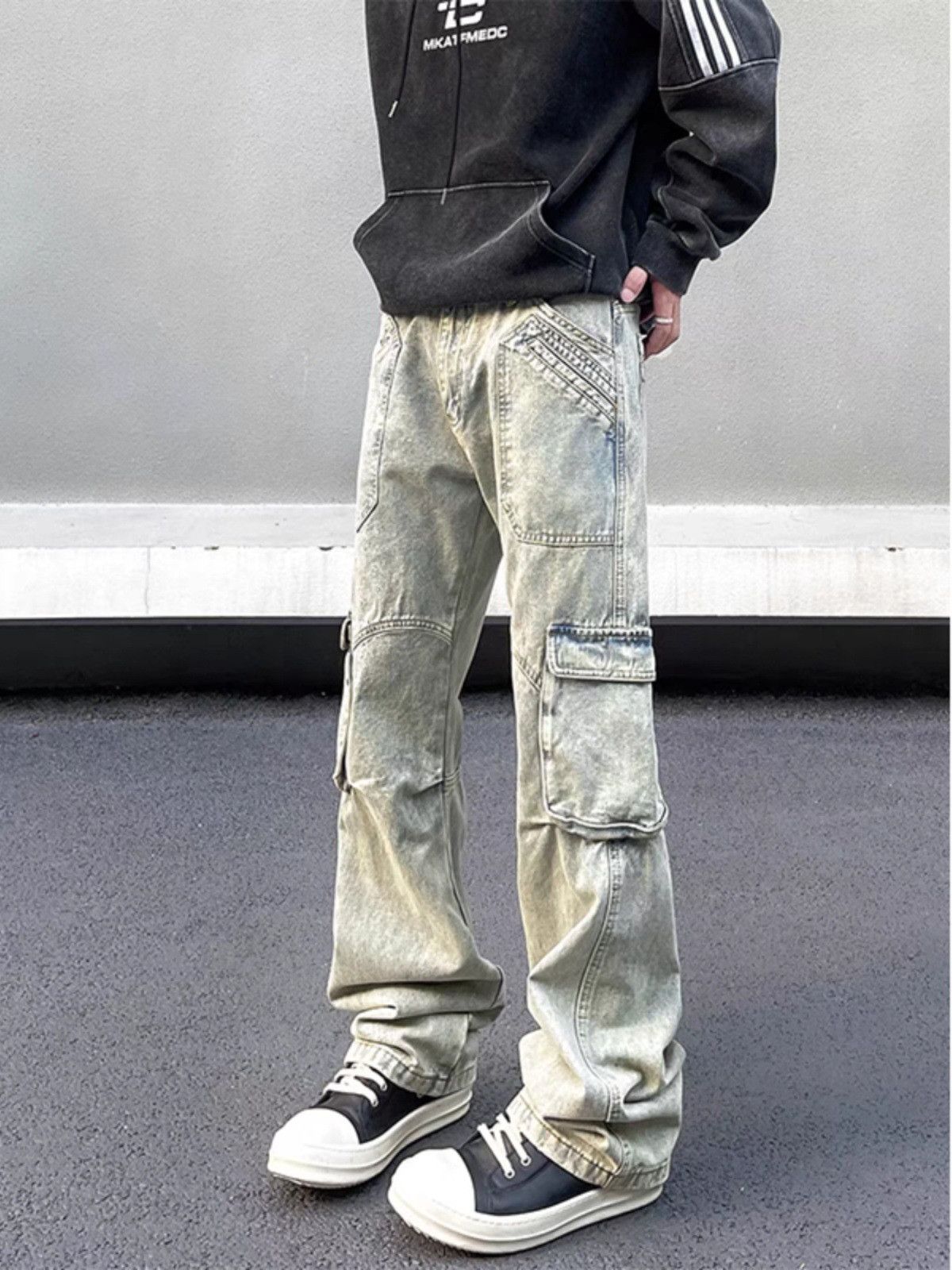 Japanese Brand Men's hip-hop straight leg multi-pocket flared jeans Size US 32 / EU 48 - 1 Thumbnail