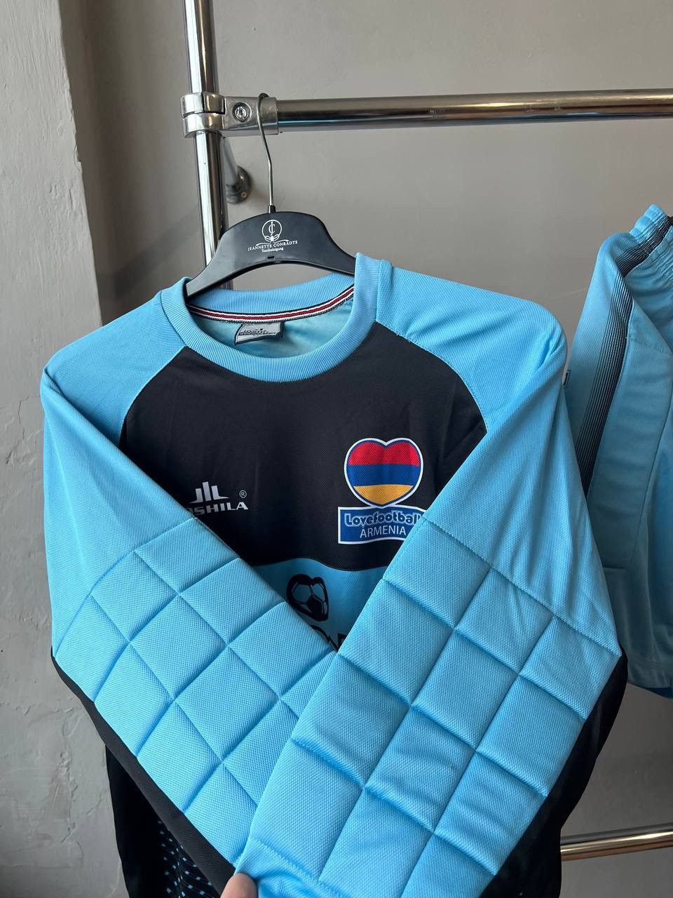 Sports Specialties ARMENIA NATIONAL TEAM RARE GK SUIT #1 SOCCER JERSEY SHIRT XL Size US XL / EU 56 / 4 - 6 Thumbnail