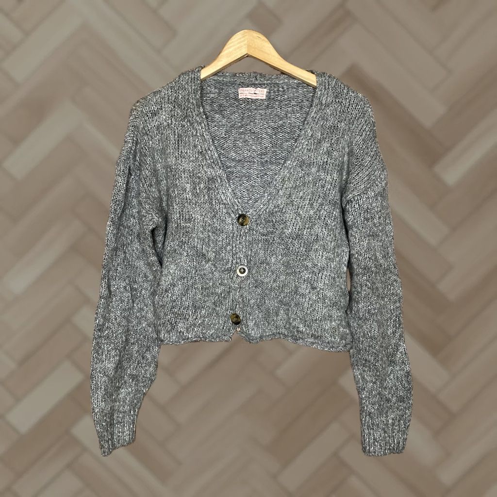 Urban Outfitters VINTAGE? Urban Outfitters Womens Gray Knitted Cropped Cardigan XS Psychology? Size XS / US 0-2 / IT 36-38 - 1 Thumbnail