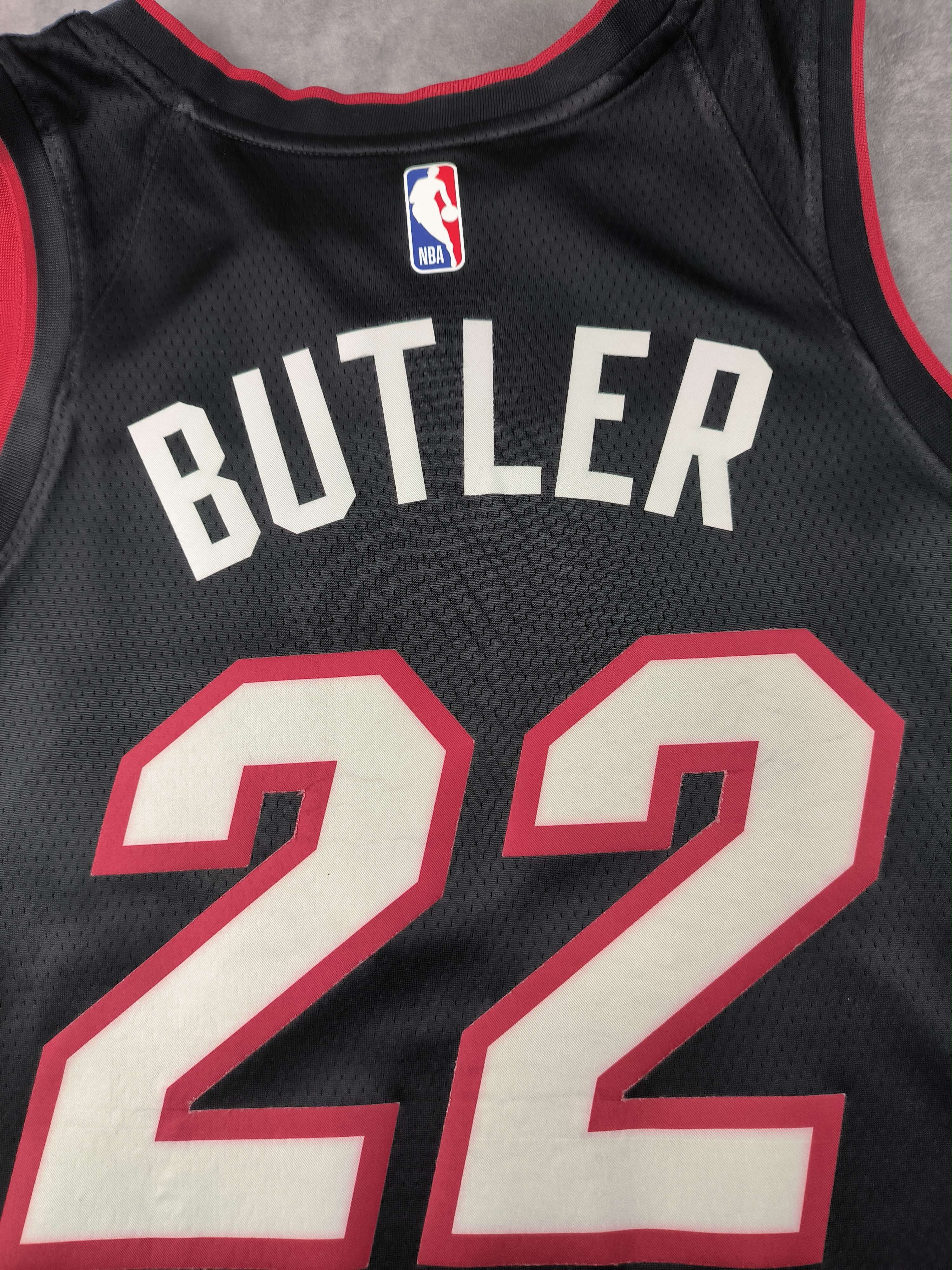Nike Miami Heat Jimmy Butler Nike NBA jersey size 44 Size US M / EU 48-50 / 2 - 8 Thumbnail
