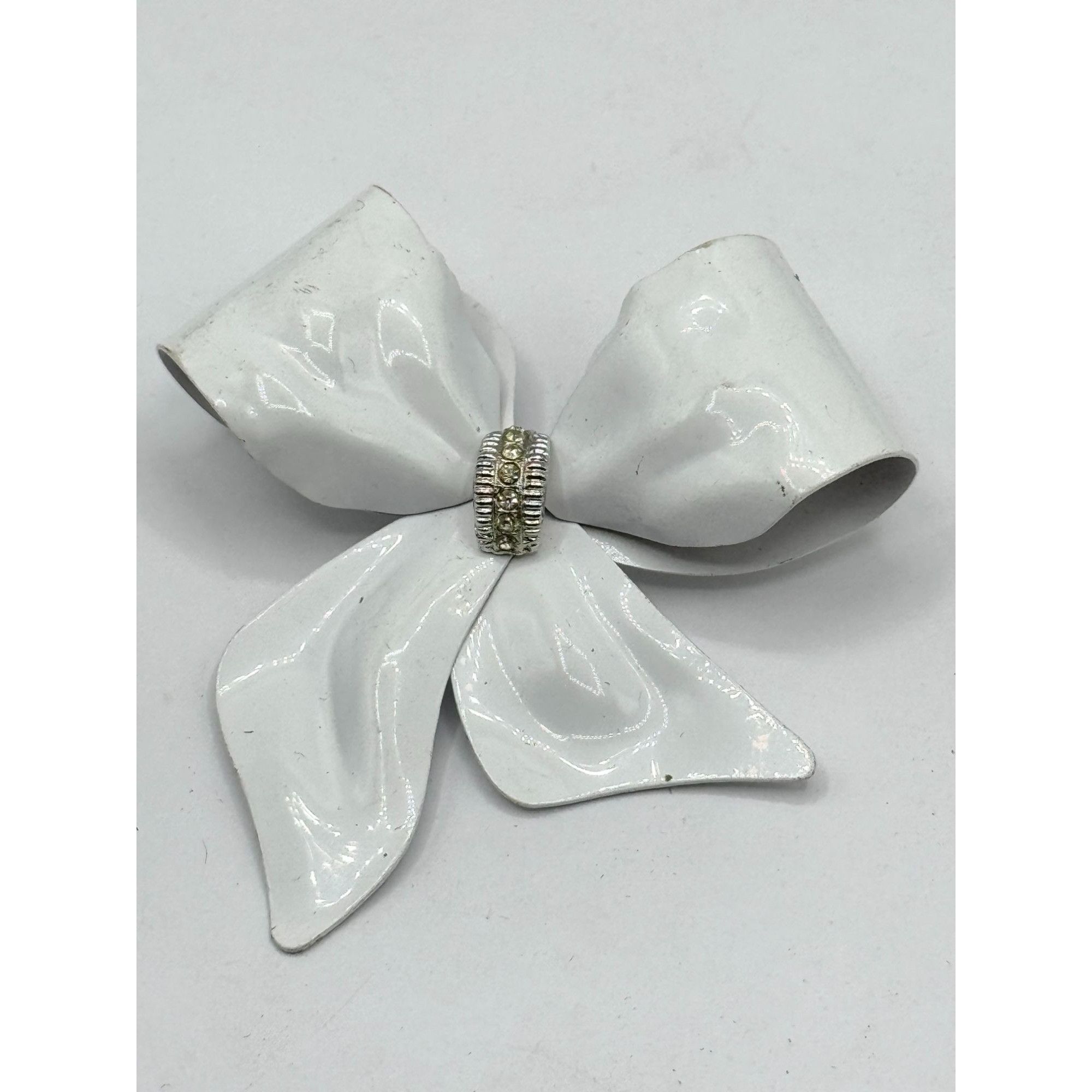 Vintage Vintage white enamel rhinestone bow brooch pin Size ONE SIZE - 3 Thumbnail