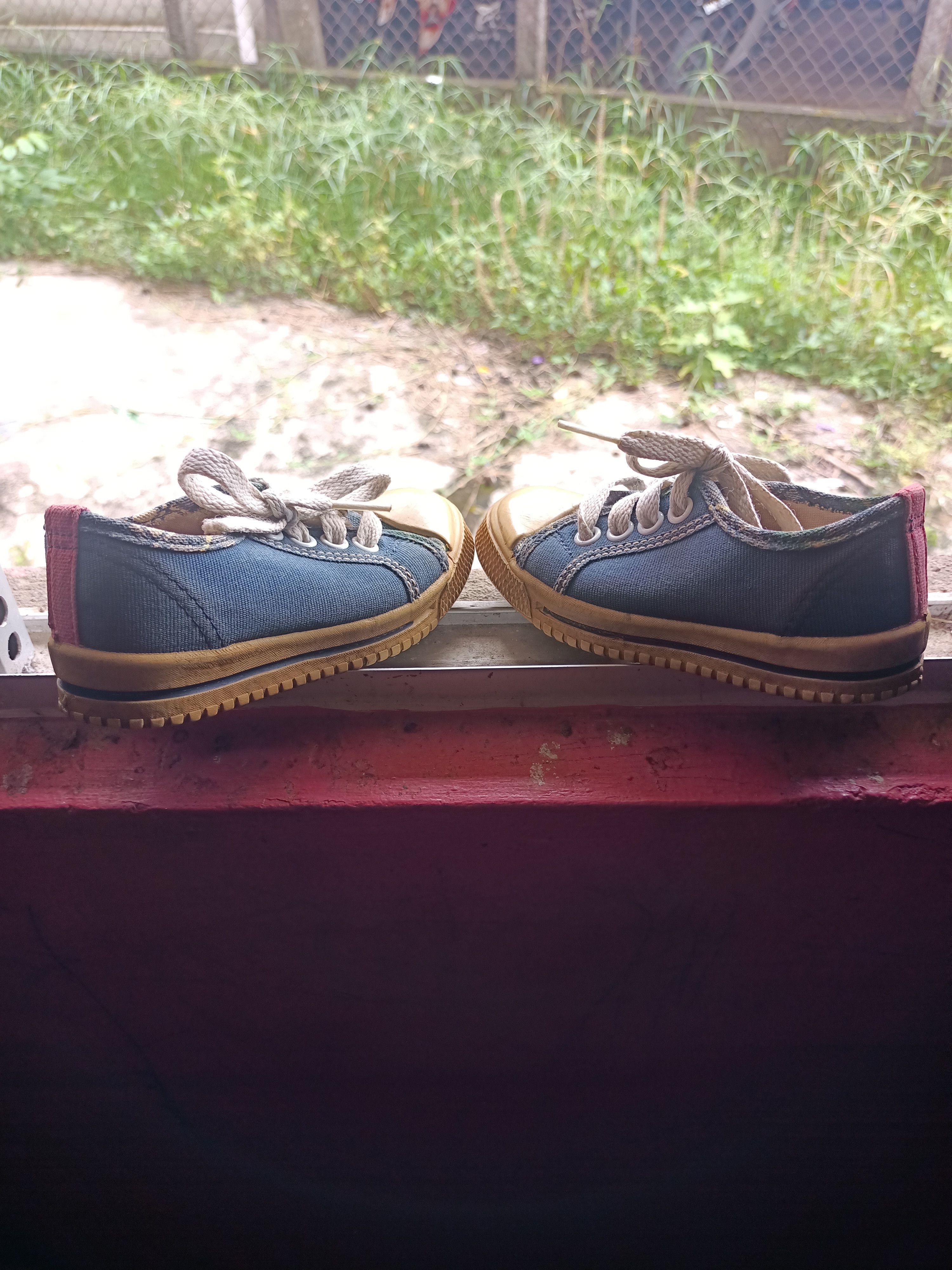 Vintage Rare Sneakers BlueNavy GERBO Kid USA for Kids 2/3 Years sz6 Size US 6 / EU 39 - 10 Thumbnail