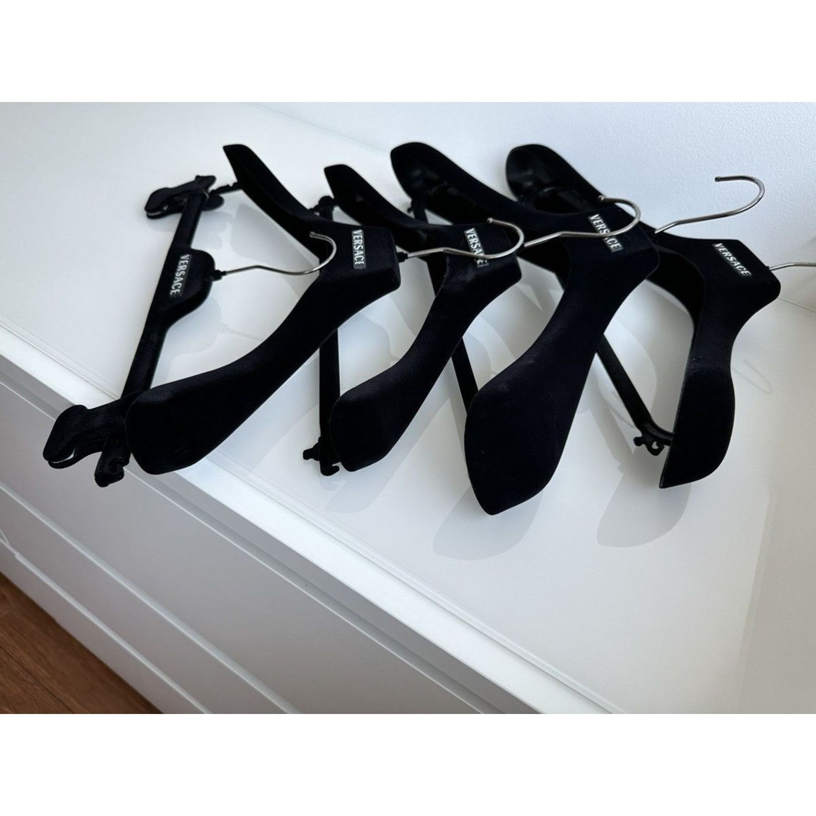 Versace Versace premium made in italy metal velour black hangers Size ONE SIZE - 3 Thumbnail