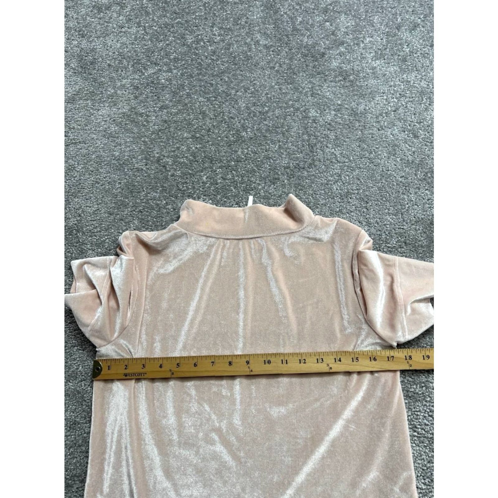 Anthropologie Anthropologie Blouse Shirt Women S Pink Velvet Knit Mock Neck Short Sleeve Slit Hem Classic Easy Care Size S / US 4 / IT 40 - 5 Thumbnail