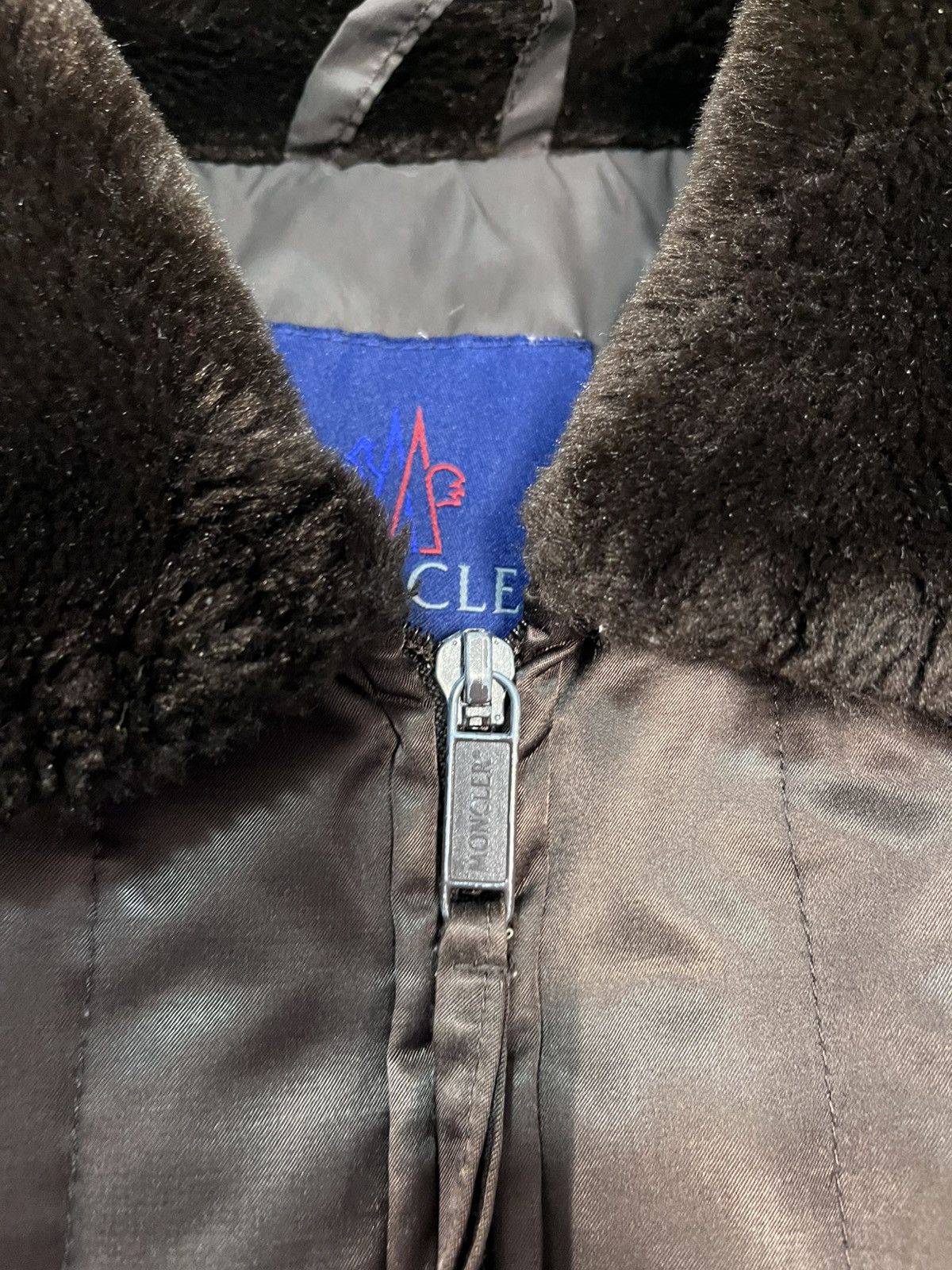Moncler Vintage Moncler Women Down Puffer Jacket Brown Fur Collar Size M / US 6-8 / IT 42-44 - 7 Thumbnail