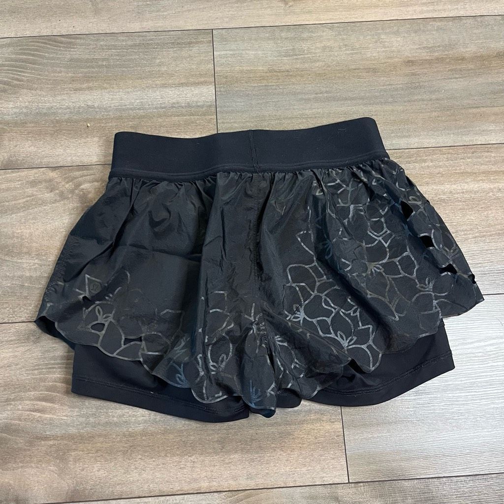 Lululemon Lululemon Black Floral Athletic Workout Shorts Women 6 Size 28" / US 6 / IT 42 - 5 Thumbnail