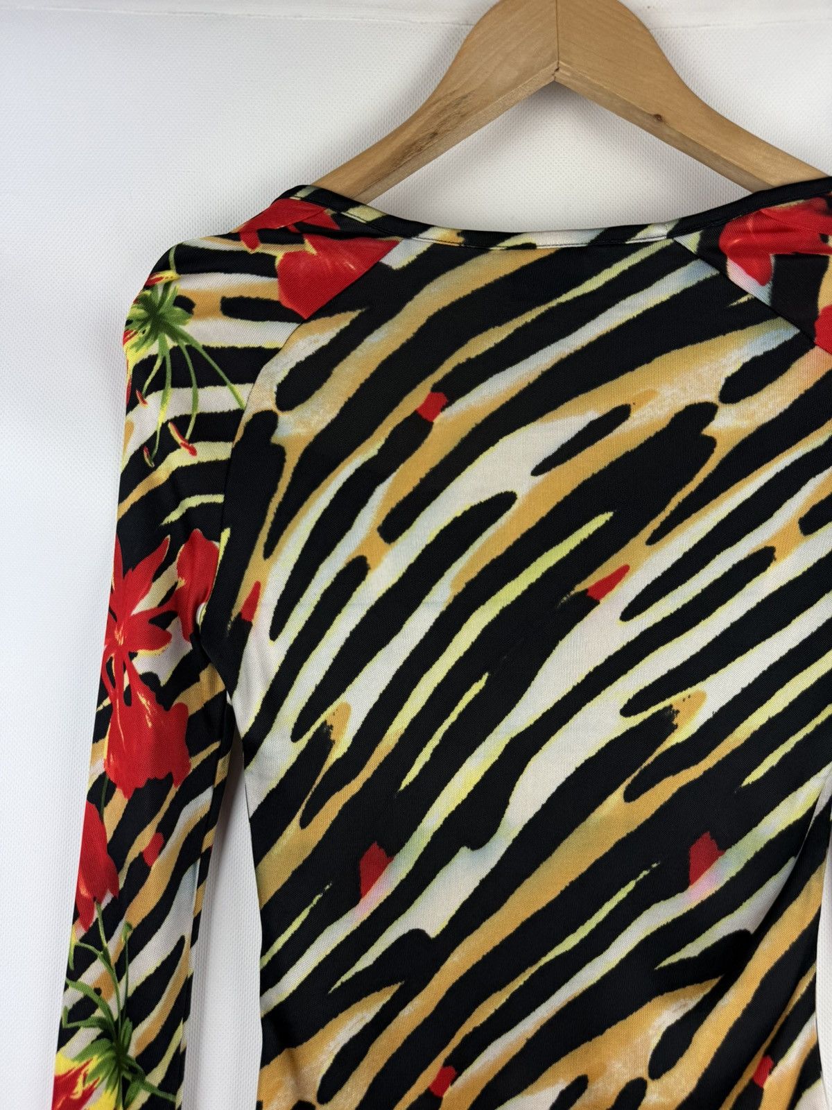 Versace Jeans Couture Versace Jeans Couture VTG Long Sleeve Patterned Tunic Blouse Size M / US 6-8 / IT 42-44 - 17 Thumbnail