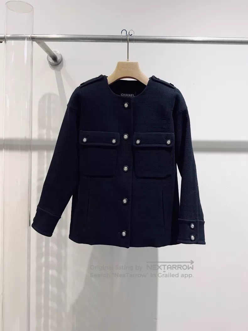 Chanel Chanel Black and gold coat Size S / US 4 / IT 40 - 1 Thumbnail