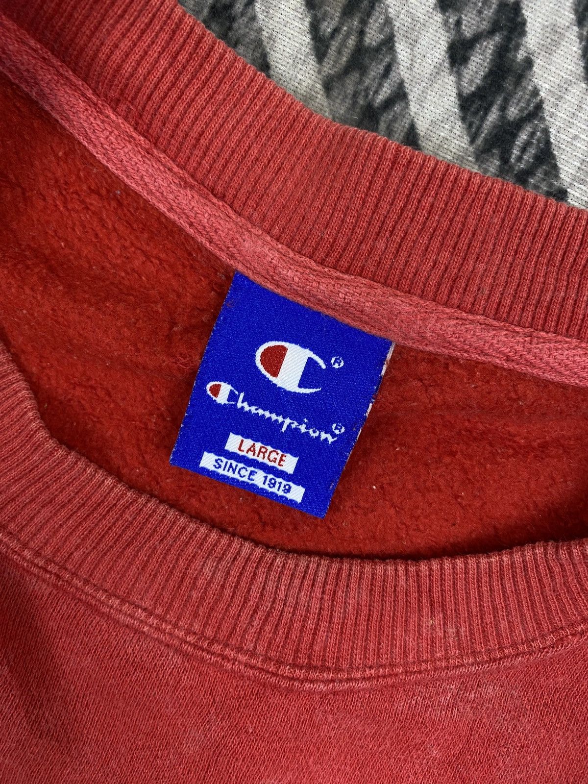 Champion Vintage Champion Red Small Logo Crewneck Sweatshirt Size US L / EU 52-54 / 3 - 7 Thumbnail