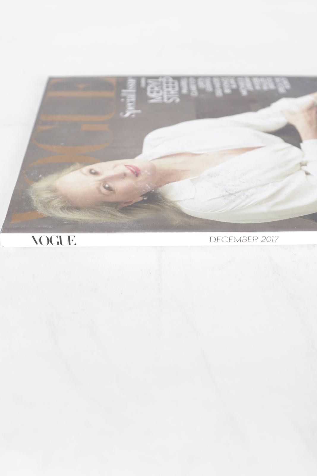 Vogue 2017' Vogue December Meryl Streep Magazine Size ONE SIZE - 3 Thumbnail