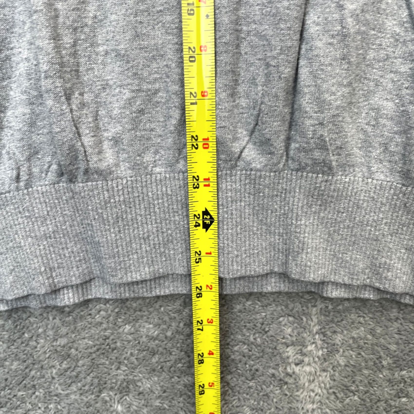 Banana Republic Banana Republic Sweater Mens XL Gray V-Neck Silk Knit Lightweight Pullover Knit Winter Spring Fall Casual Shirt/Top Mens Regular Fit Size US XL / EU 56 / 4 - 6 Thumbnail