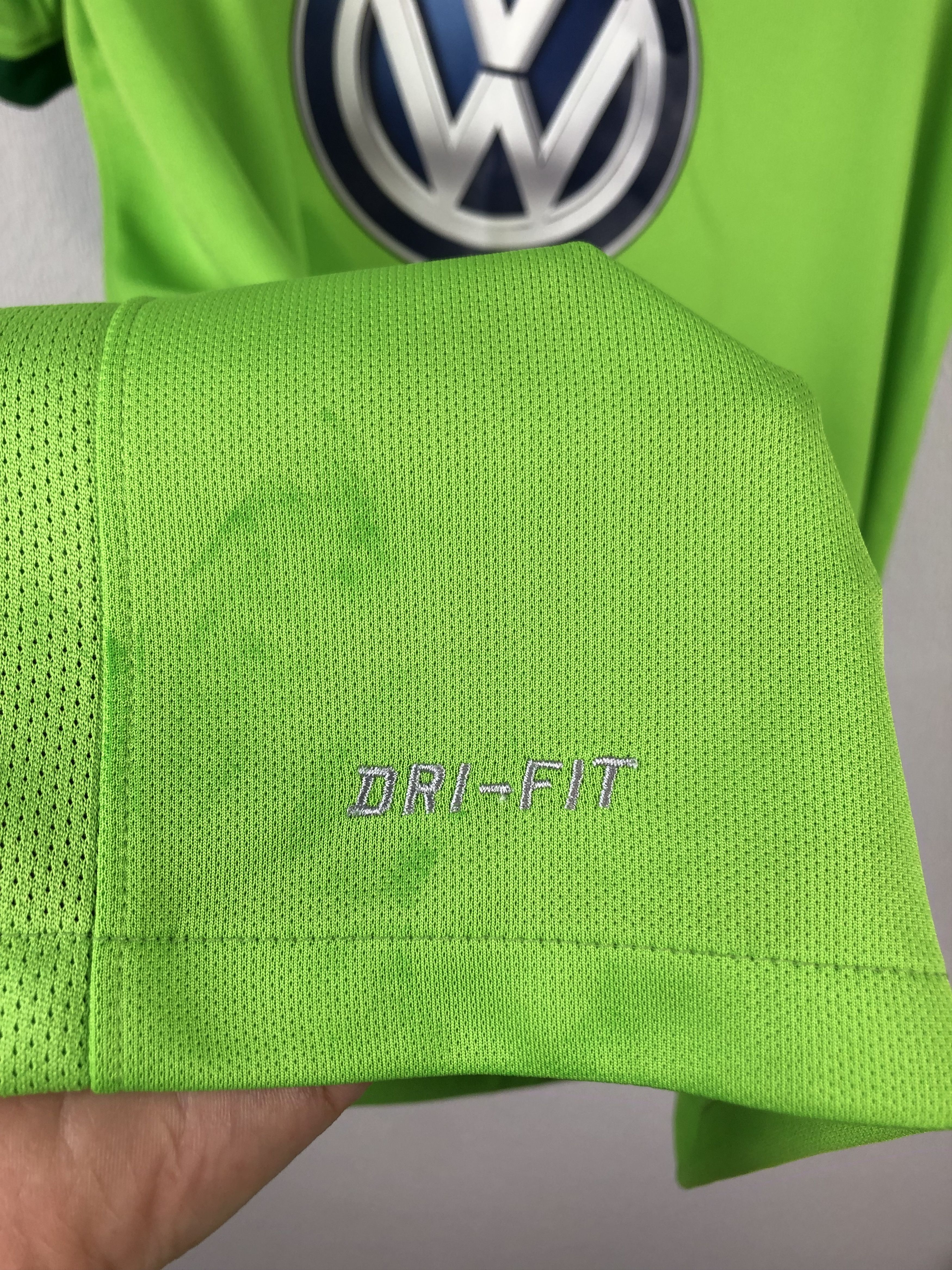 Nike Wolfsburg football shirt 2016 #4 Schafer Signed Player Issue Size US L / EU 52-54 / 3 - 11 Thumbnail