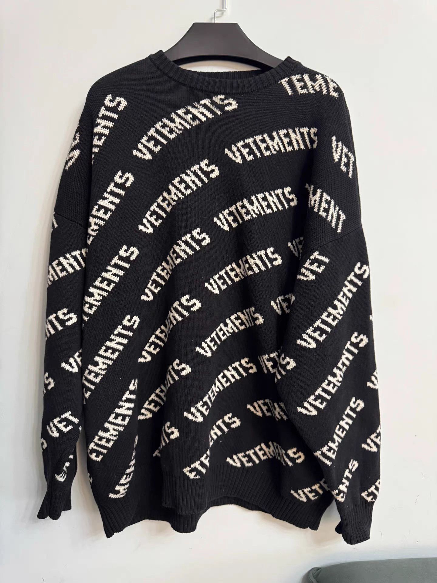 Vetements Vetements logo print sweater Size US S / EU 44-46 / 1 - 1 Thumbnail