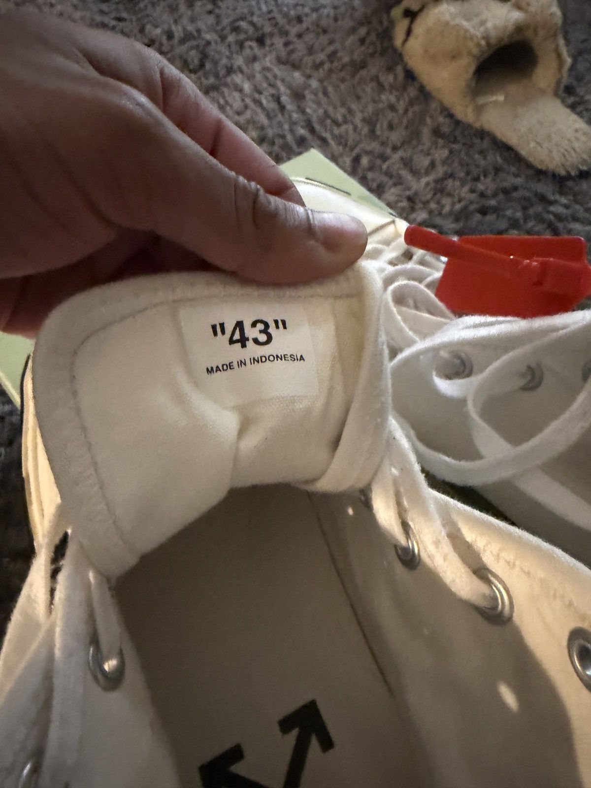 Off-White Mid Top Off-White Converse model Sneaker Size US 10 / EU 43 - 4 Thumbnail