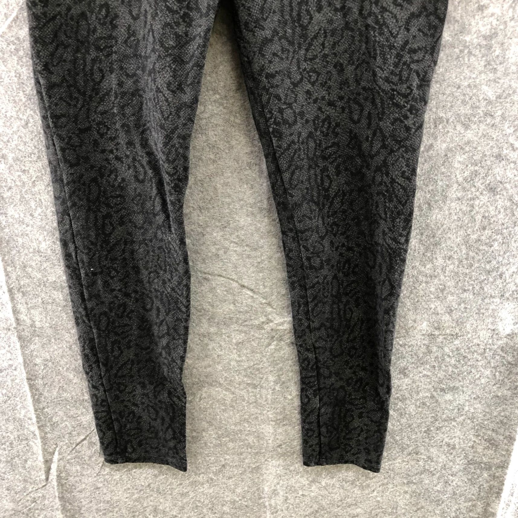 Joie VINTAGE Joie Ponte Leggings Women’s M Animal Print Leopard Pattern Mid Rise Knit Gray Black Lounge Size 32" / US 10 / IT 46 - 4 Thumbnail
