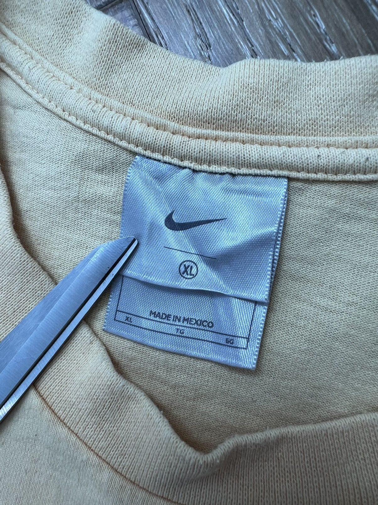 Nike Vintage Nike swoosh gradient tee Size US XL / EU 56 / 4 - 5 Thumbnail