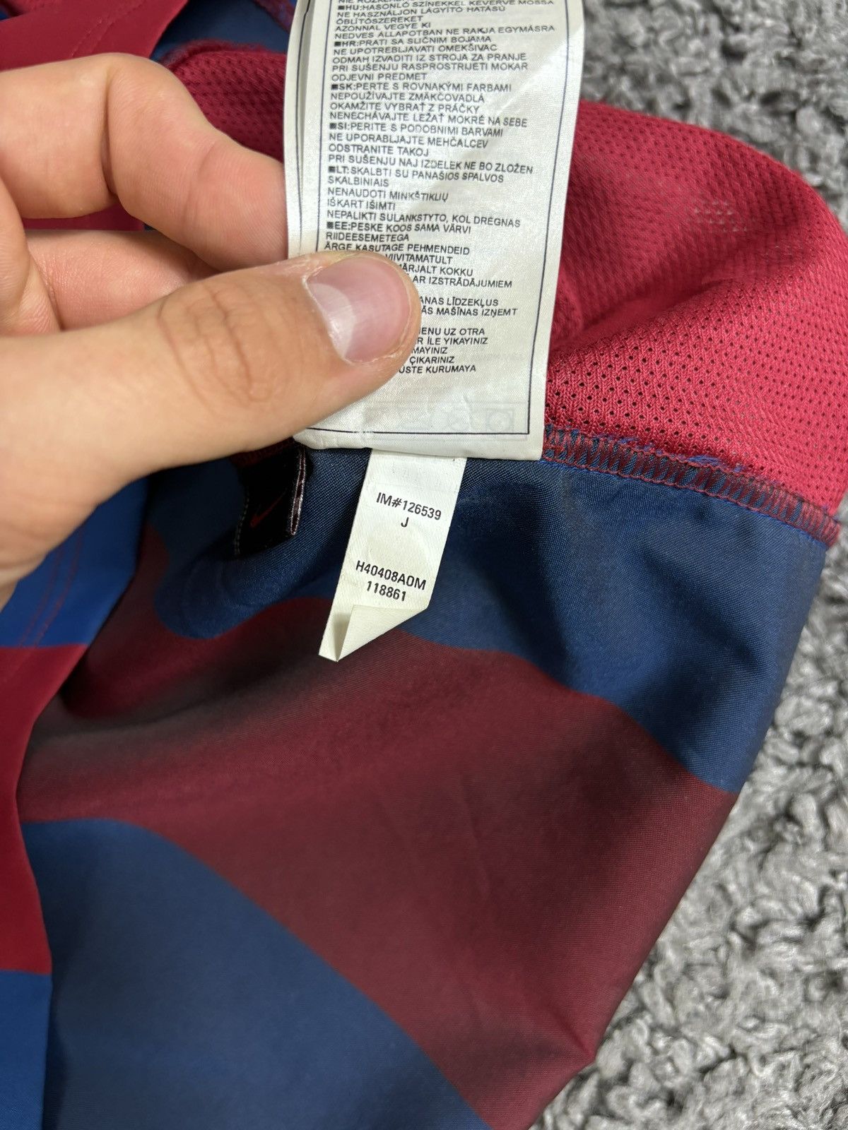 Nike × Vintage Nike Barcelona 2005/2006 Ronaldinho Home Shirt Soccer Jersey Size US XL / EU 56 / 4 - 13 Thumbnail
