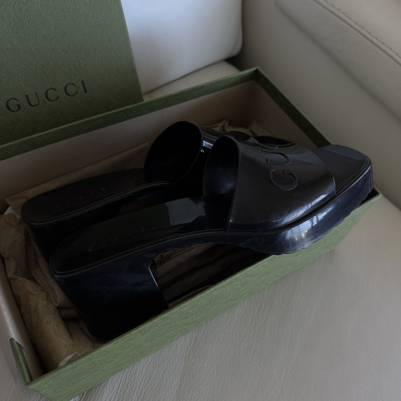 Gucci NEW GUCCI BLACK Rubber Logo Platform Block Heel Slide Sandal Size US 9 / IT 39 - 4 Thumbnail