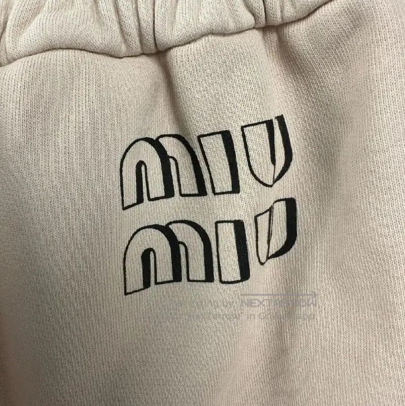 Miu Miu Miu Miu Beige Polyester Ladies' Shorts . Size 24" / US 00 / IT 34 - 3 Thumbnail