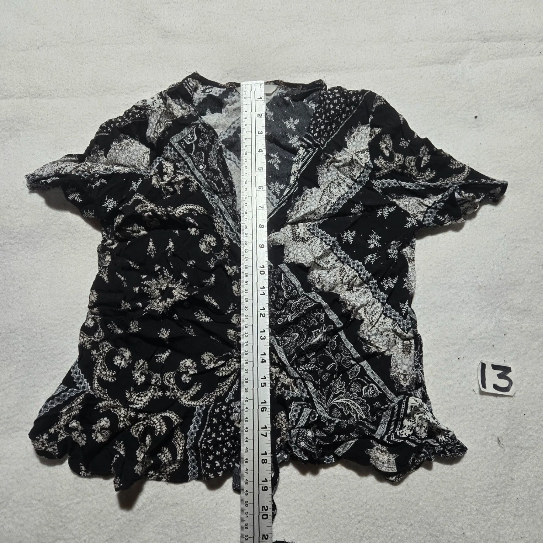 H&M H&M Blouse Shirt Geometric Black Short Sleeve Lightweight Top Women's 6 Vintage No Size M / US 6-8 / IT 42-44 - 5 Thumbnail