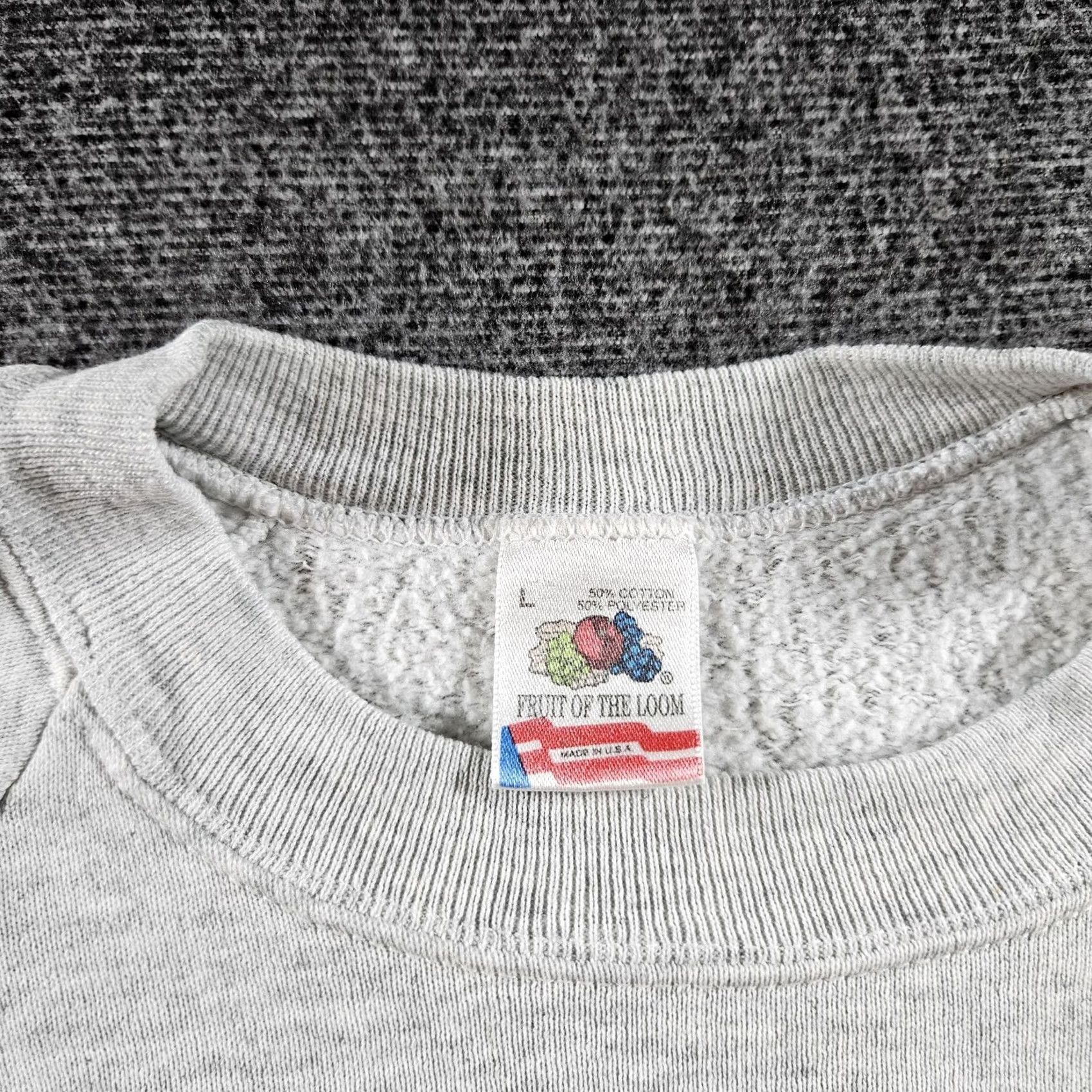 Fruit Of The Loom VINTAGE Fruit of the Loom Sweatshirt Graphic 90s Large Gray Mens Crew Neck Long Sleeve Fleece Cotton Polyester Pullover Logo Sports Size US L / EU 52-54 / 3 - 4 Thumbnail