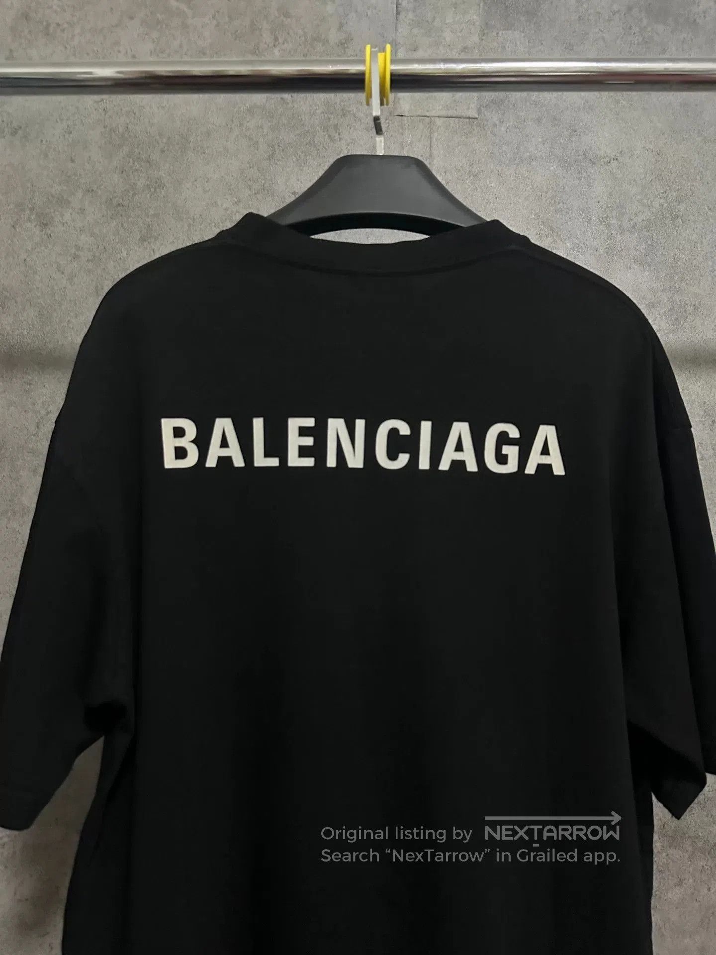 Balenciaga Balenciaga Short-Sleeve Logo Print T-Shirt. Size US S / EU 44-46 / 1 - 5 Thumbnail