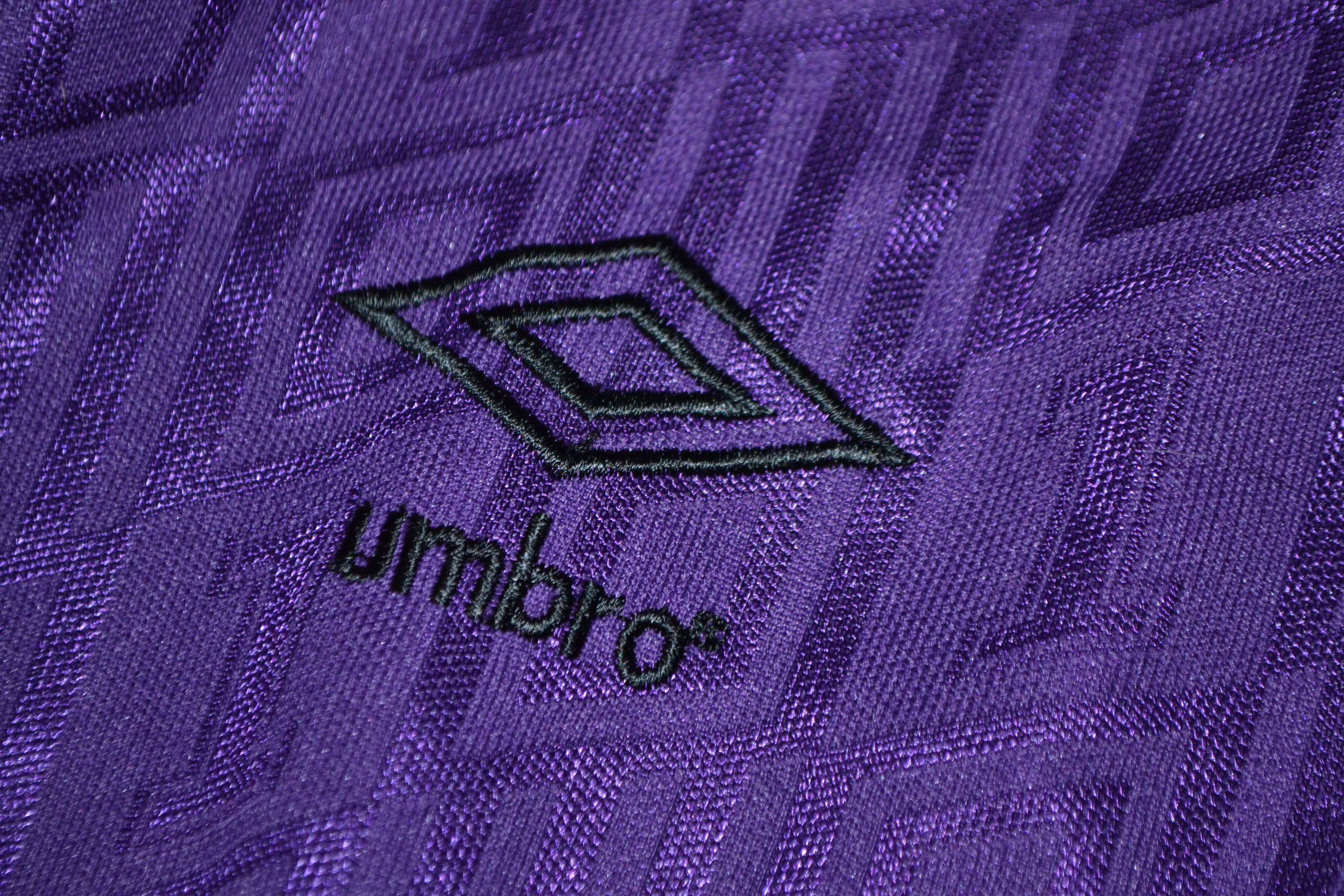 Umbro Vintage Umbro Tempalte Goalkeeper 90s 80s Shirt Jersey Size US XL / EU 56 / 4 - 5 Thumbnail