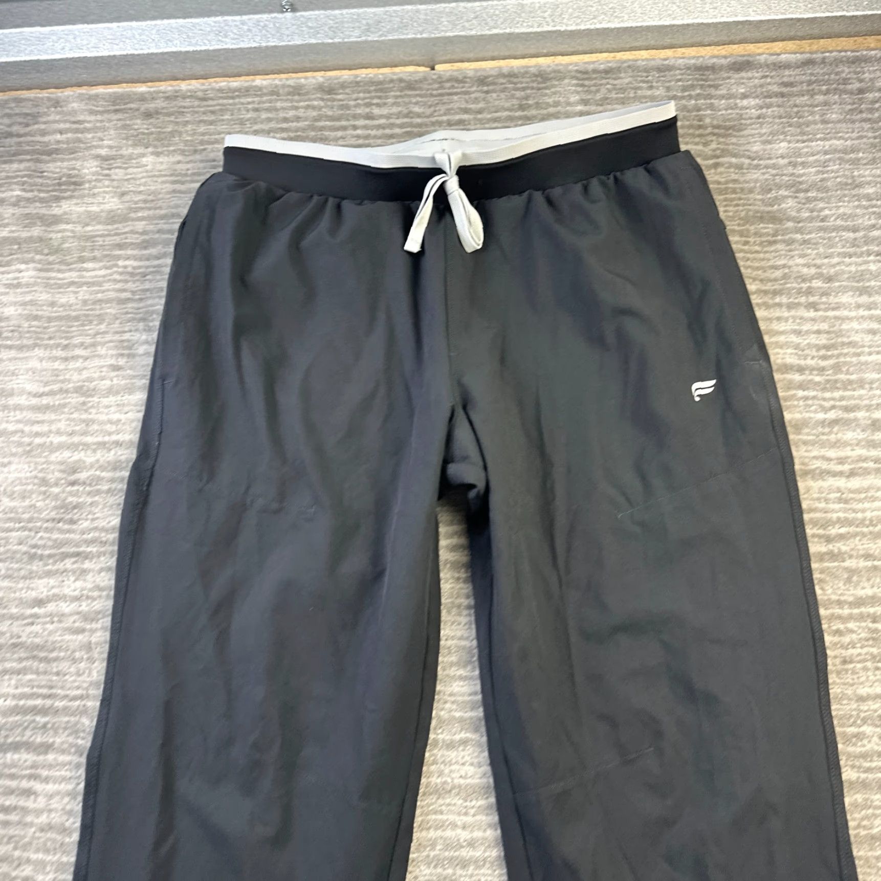 Fabletics Fabletics Pants Mens Medium Black Fundamental Jogger Gym Training Comfort Pockets Adjustable Waist Inseam 28 in Size US 31 - 3 Thumbnail