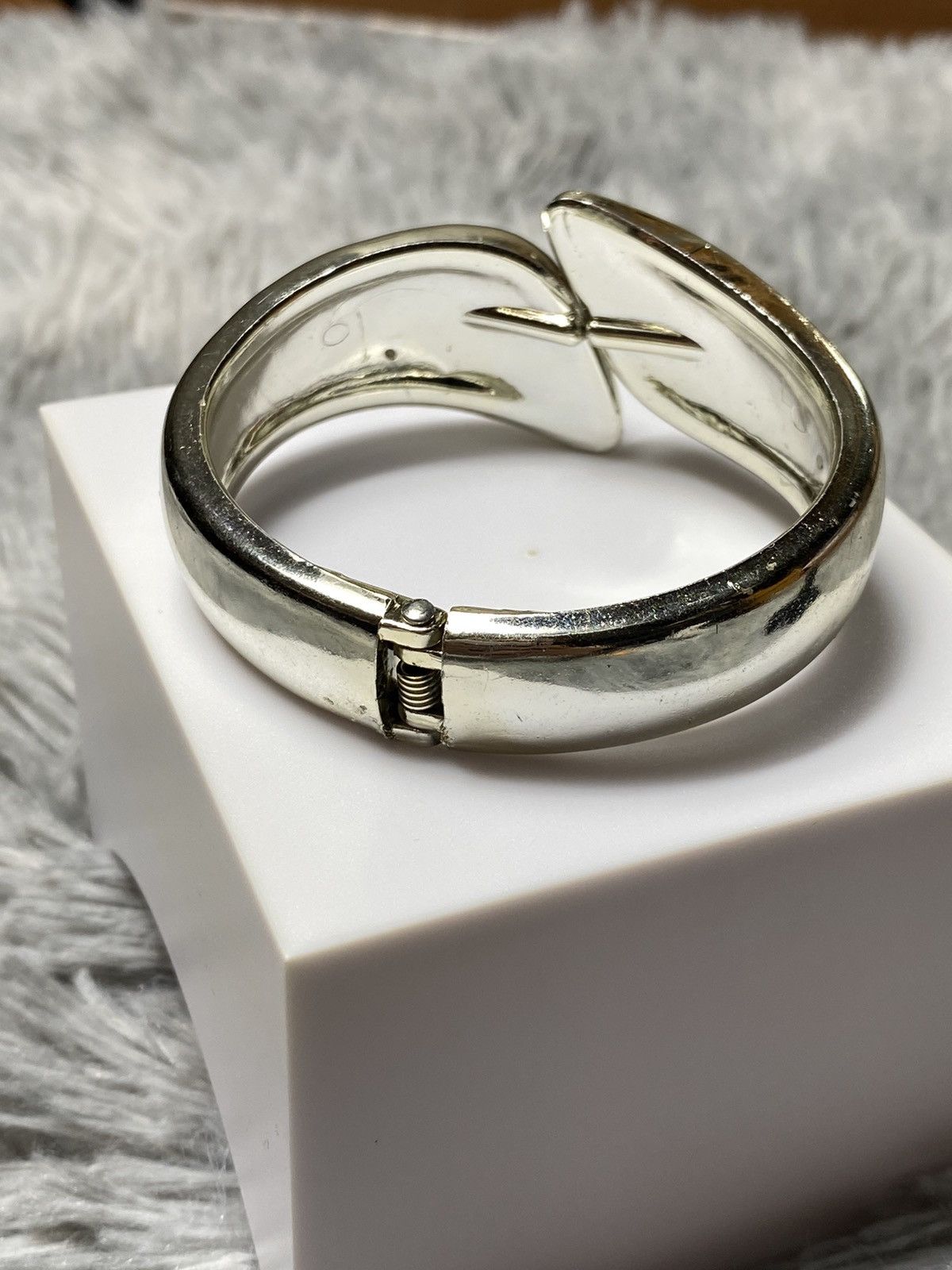 Jewelry Silver Bangle with Yellow Crystals | Japanese Brand Size ONE SIZE - 2 Thumbnail