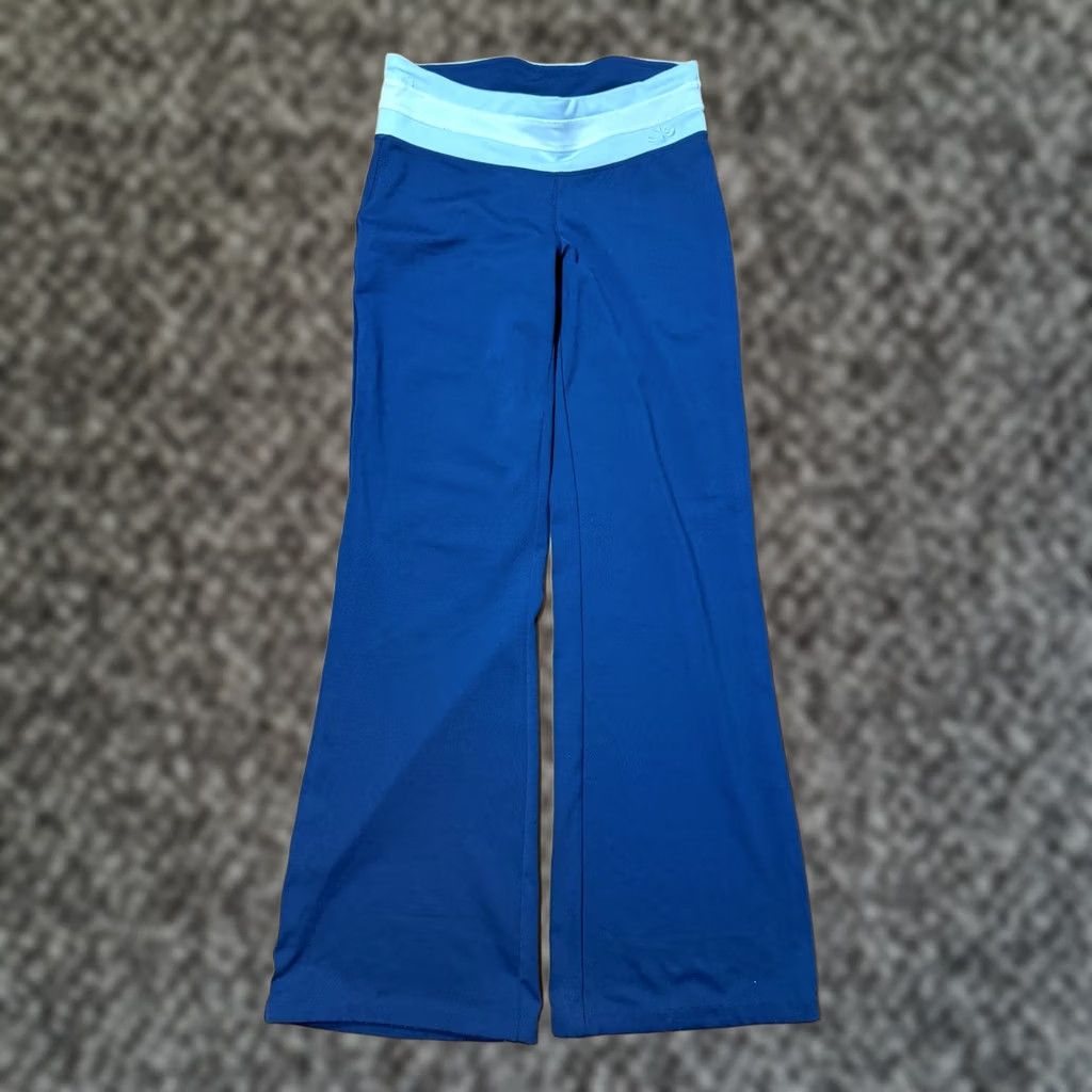 Old Navy VINTAGE Old Navy Flare Wide Leg Pants Jeans Large? Small? Actually S Waist 29 Inseam 31.5 Blue Modern Low Rise Everyday Womens Size 28" / US 6 / IT 42 - 1 Thumbnail