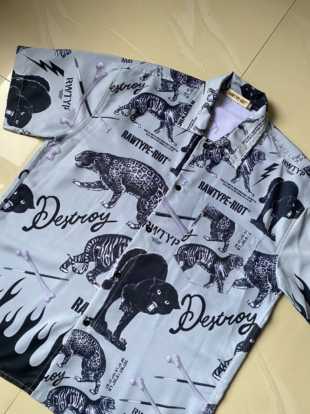 Japanese Brand Rawtyperiot Animal Destroy Shirt Button Size US L / EU 52-54 / 3 - 3 Thumbnail