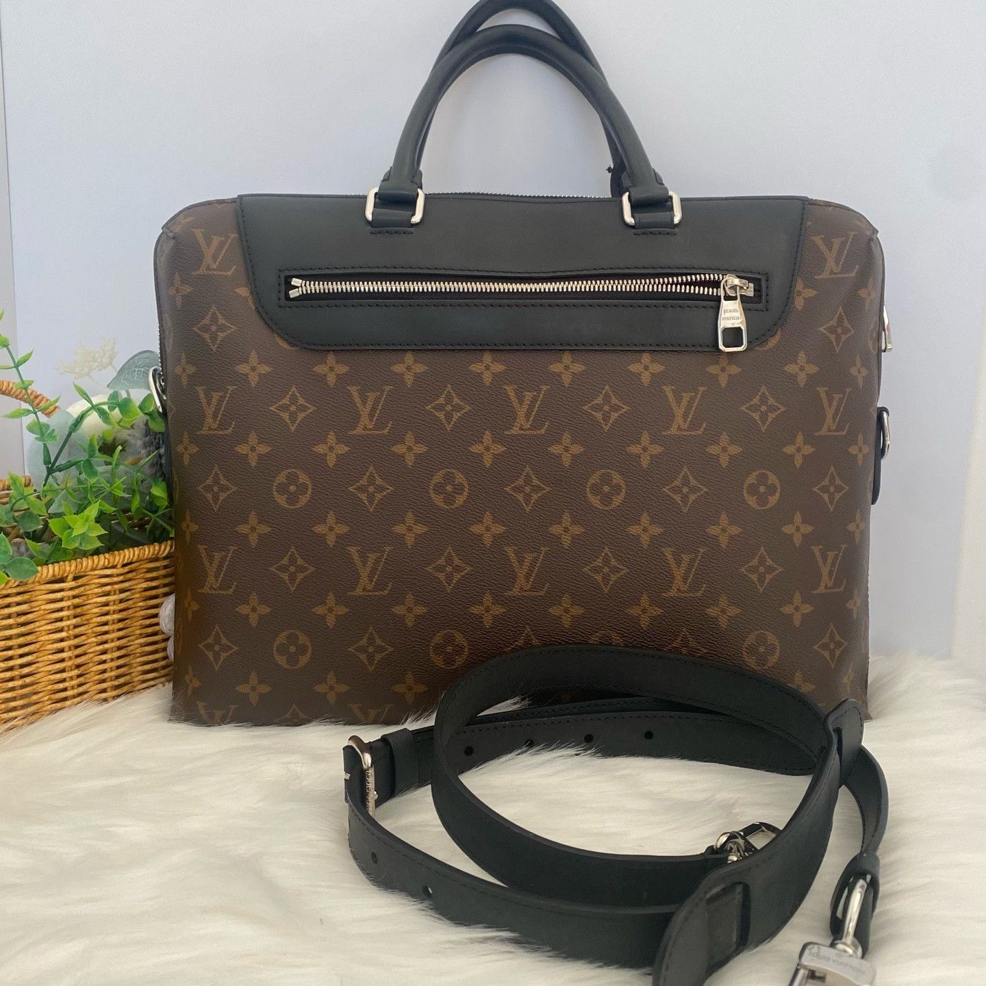 Louis Vuitton Pre-loved Bag Very good condition Size ONE SIZE - 1 Thumbnail