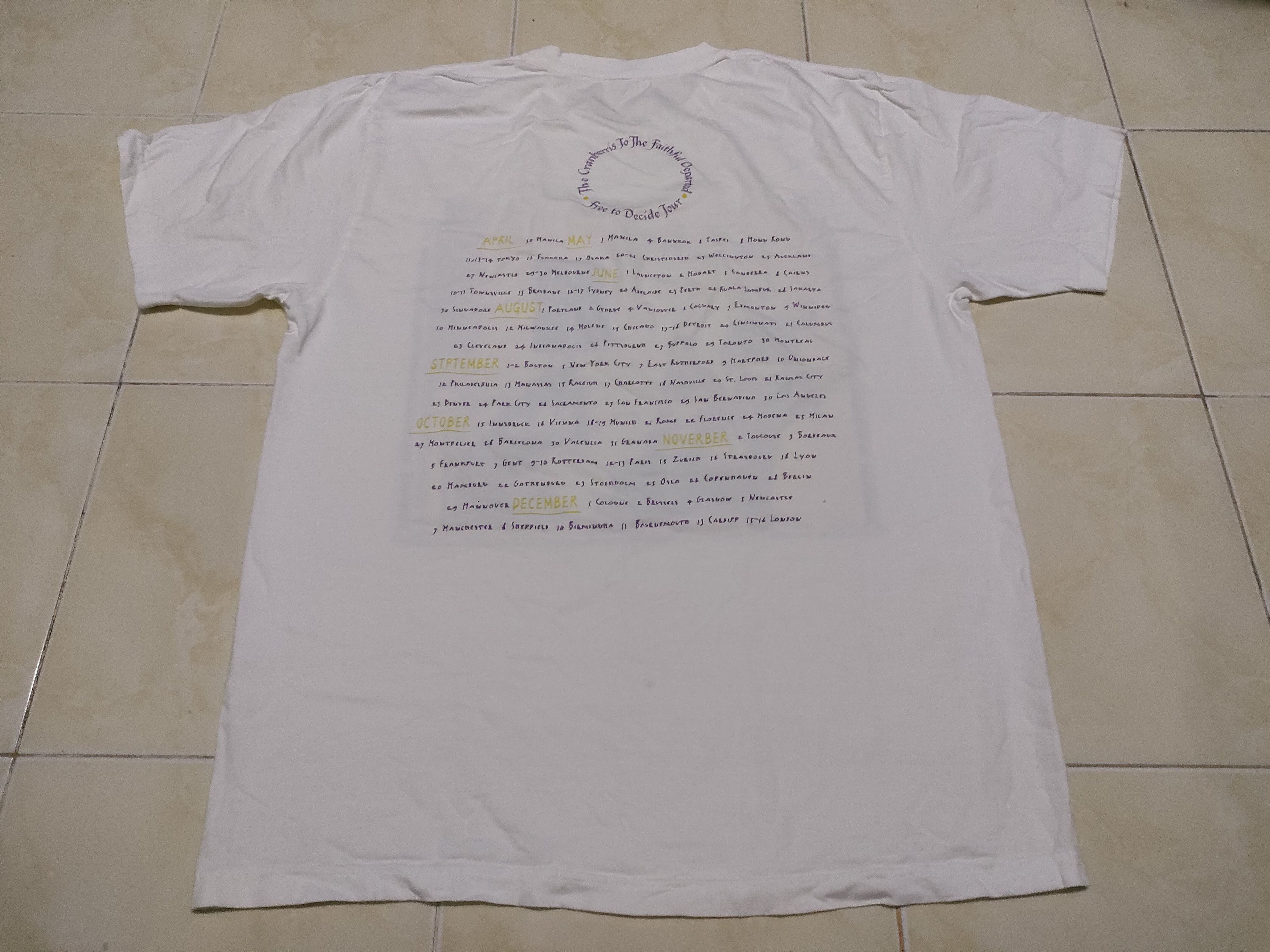 Band Tees × Vintage Vintage 90's The Cranberries Music Alternative Punk Band Tee Size US XL / EU 56 / 4 - 4 Thumbnail