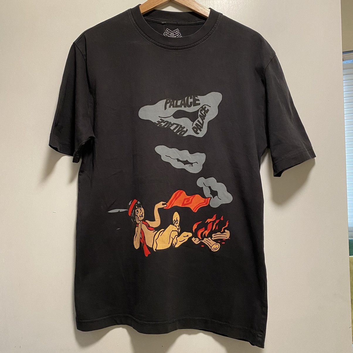 Palace smoke tee hotsell