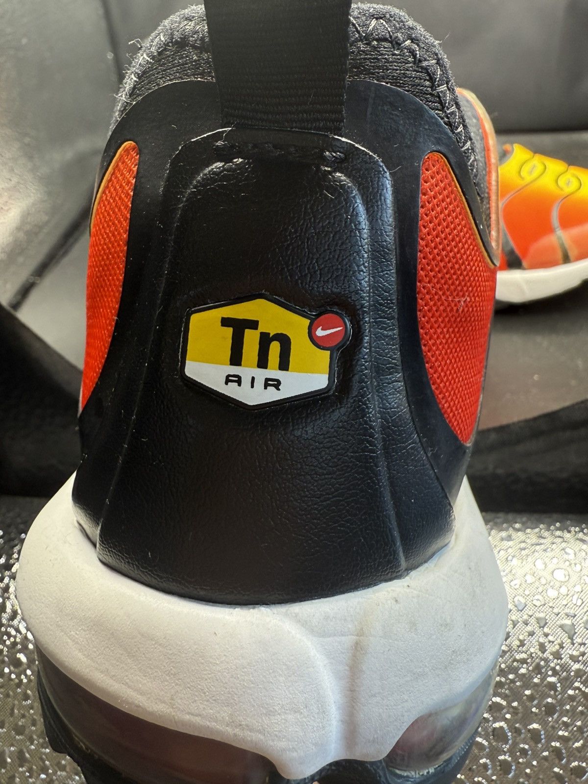 Nike NIKE AIR PLUS TN TIGER Size US 10 / EU 43 - 5 Thumbnail