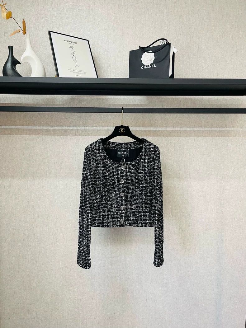 Chanel Chanel Black and White Tweed Jacket- DMC Size US M / EU 48-50 / 2 - 1 Thumbnail
