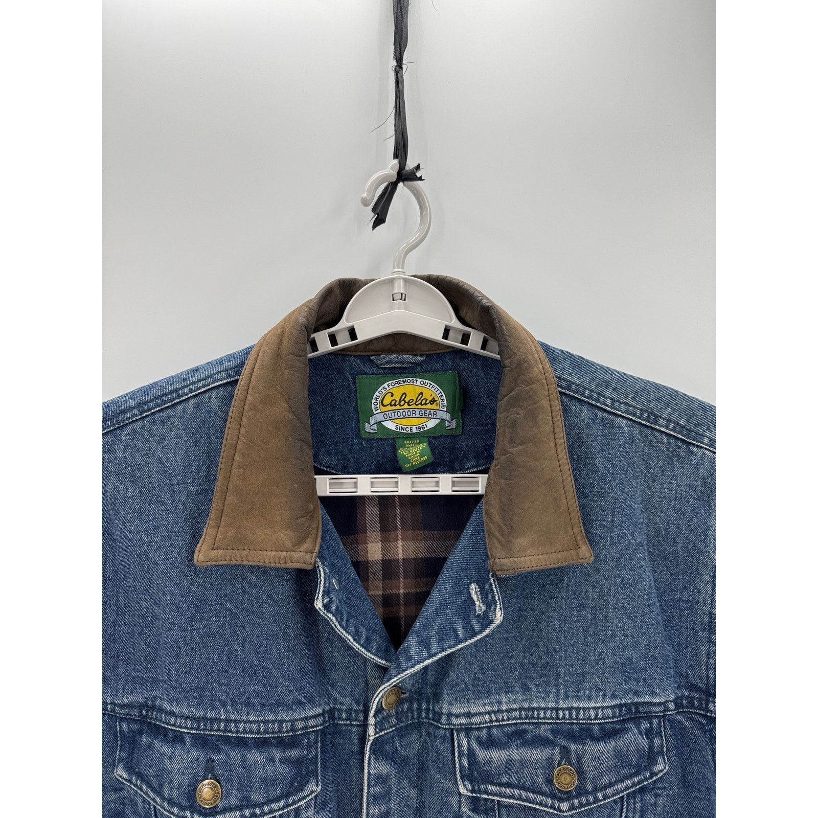Cabelas vintage Cabela's flannel-lined denim jacket size L Tall 90s Size US L / EU 52-54 / 3 - 9 Thumbnail
