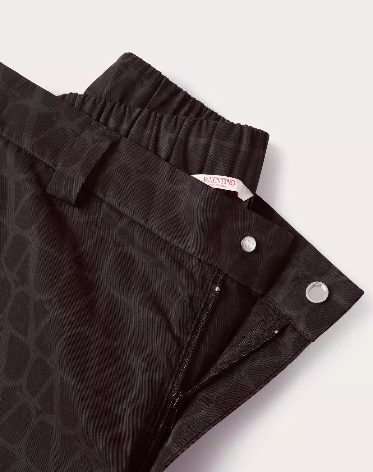 oc11z0725 Nylon Bermuda Shorts in Black