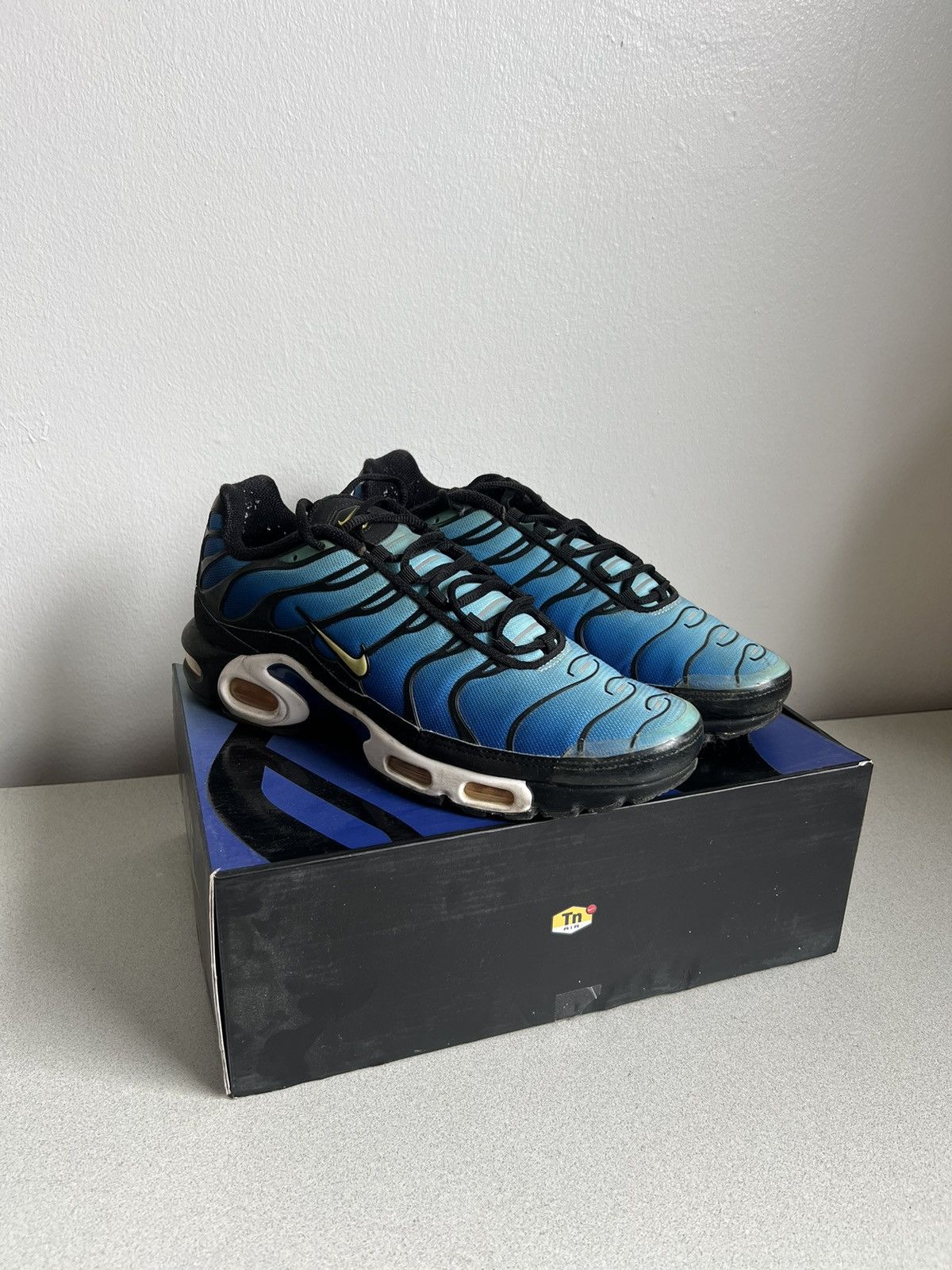 Nike Nike TN electric blue Size US 11 / EU 44 - 2 Thumbnail