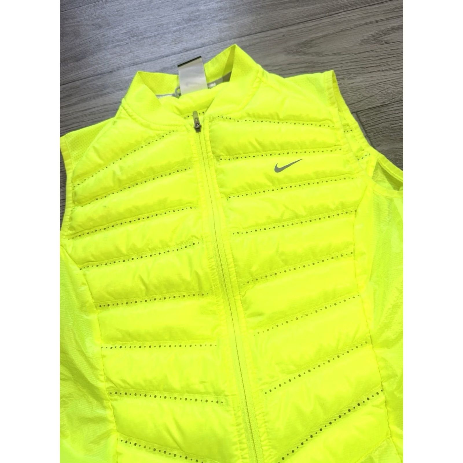 Nike Nike Vest Womens S Neon Green Aeroloft Down Puffer Running Women Size Size S / US 4 / IT 40 - 7 Thumbnail