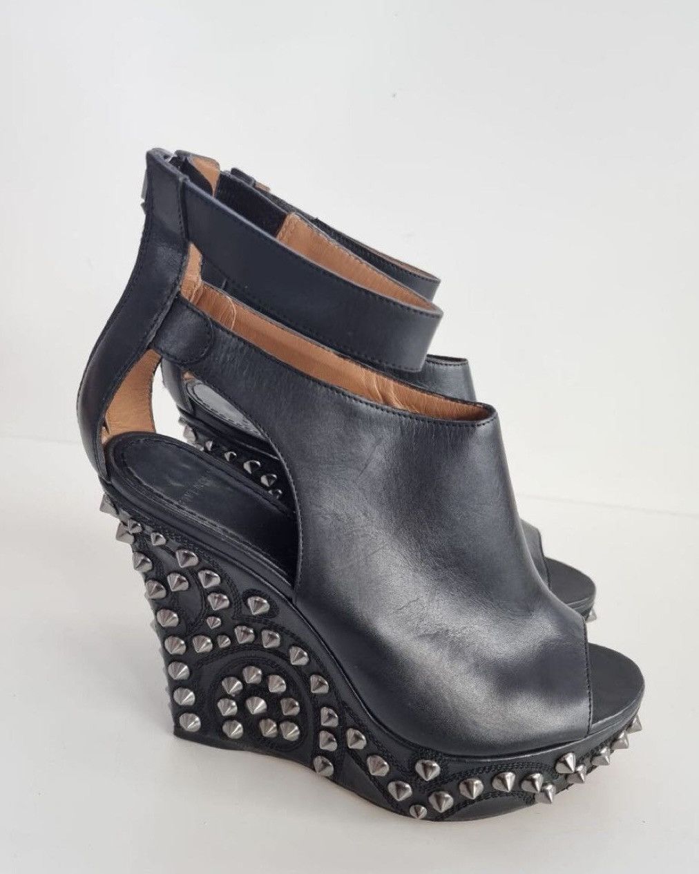 Givenchy Givenchy Paris ankle boots with spikes Size US 9 / IT 39 - 1 Thumbnail