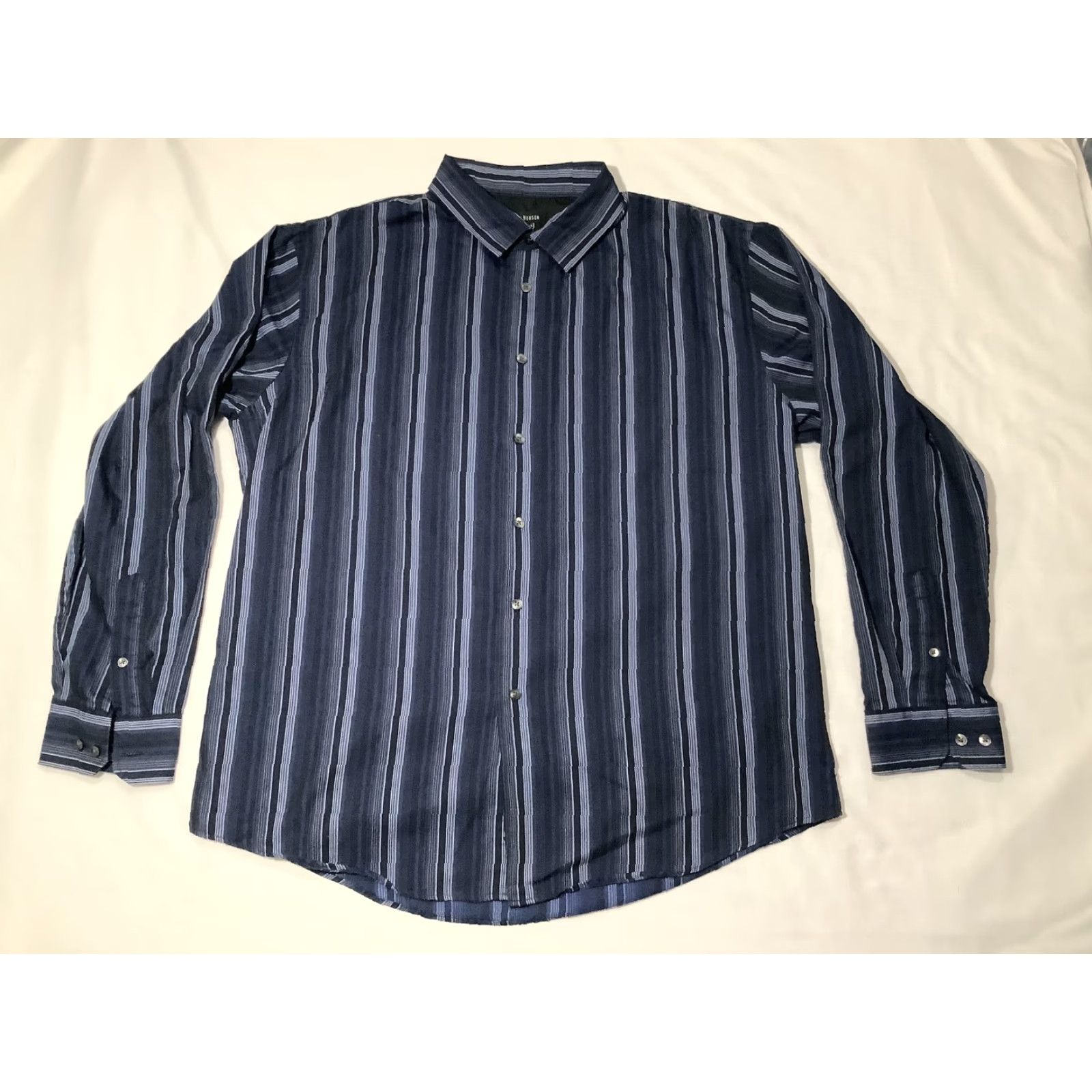 Van Heusen VINTAGE Van Heusen Shirt Mens XL Blue Stripe Long Sleeve Button Front Dress Collared Size 46R - 2 Thumbnail