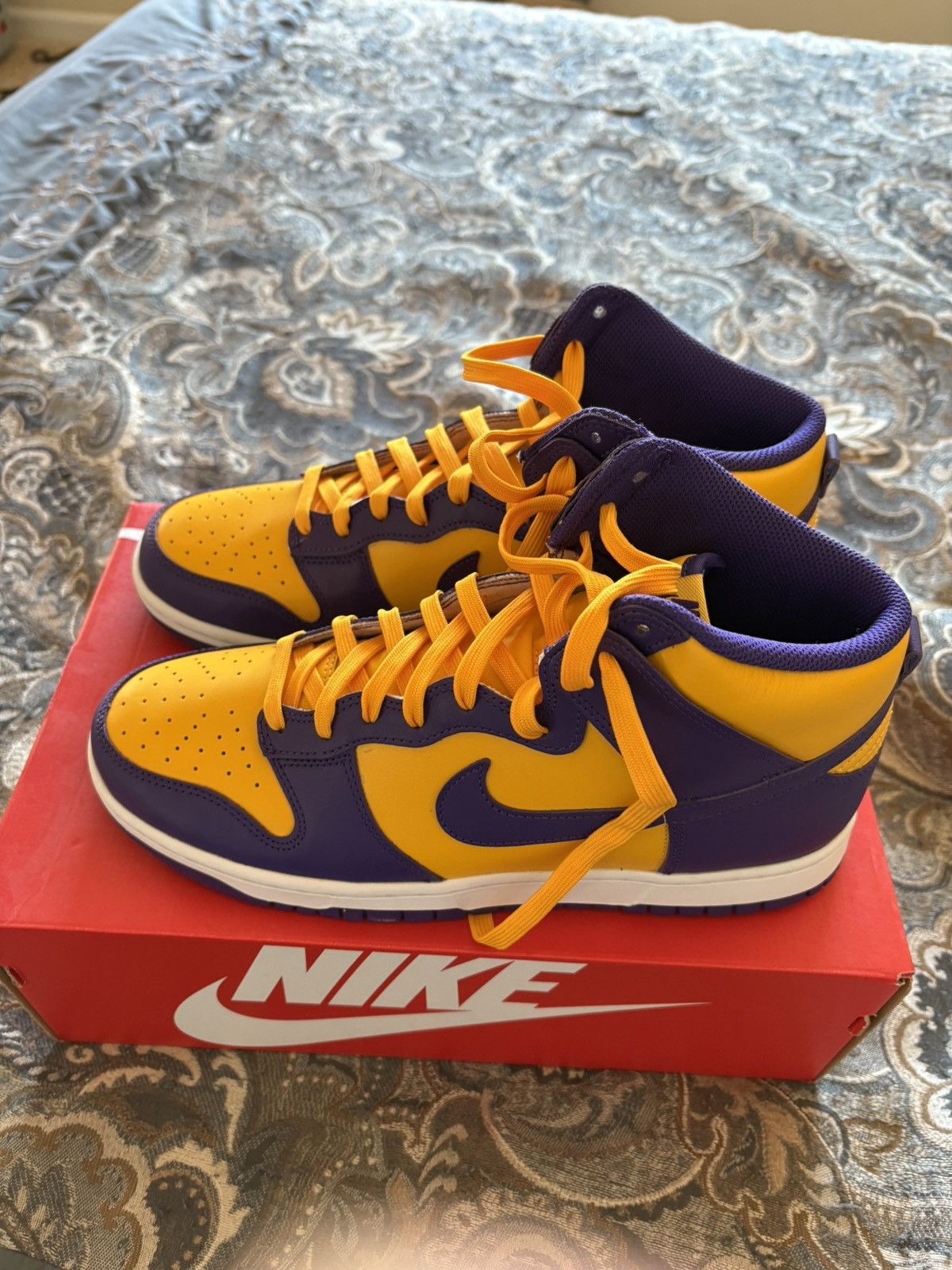 Nike Nike Dunk High Lakers (2022) Size US 11 / EU 44 - 3 Thumbnail