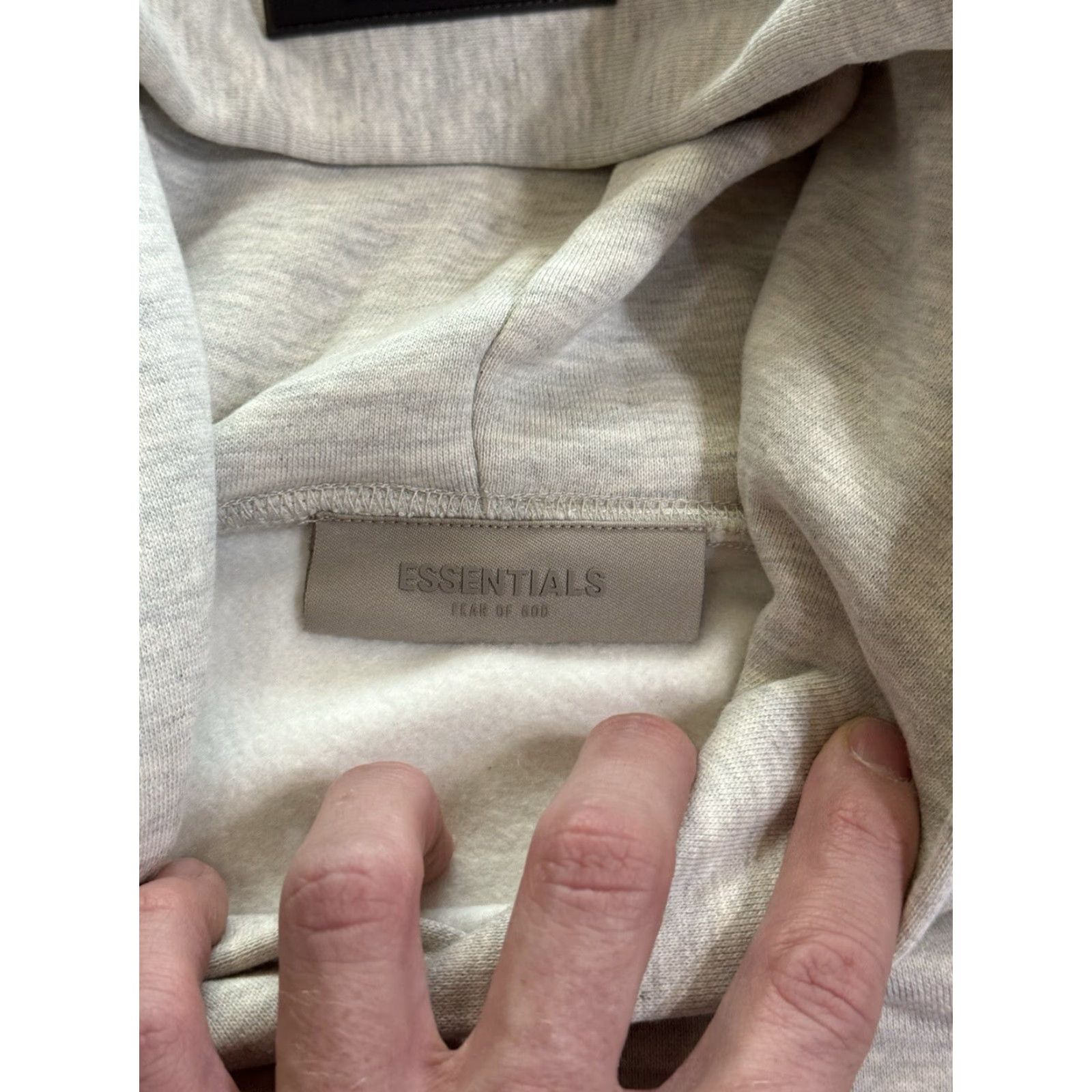 Essentials Fear of God Essentials Hoodie FW22 Light Oatmeal Gray Medium NWT Hooded Oversized Pockets Pullover Men Shirt? Size US M / EU 48-50 / 2 - 7 Thumbnail