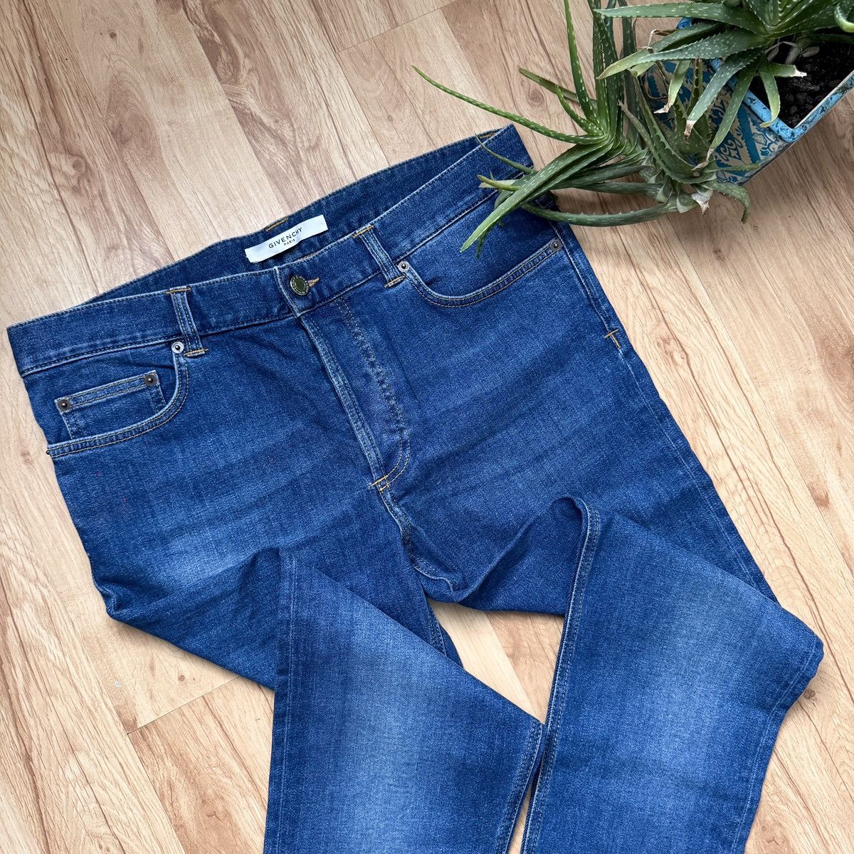 Givenchy Givenchy slim jeans Size US 33 - 2 Thumbnail